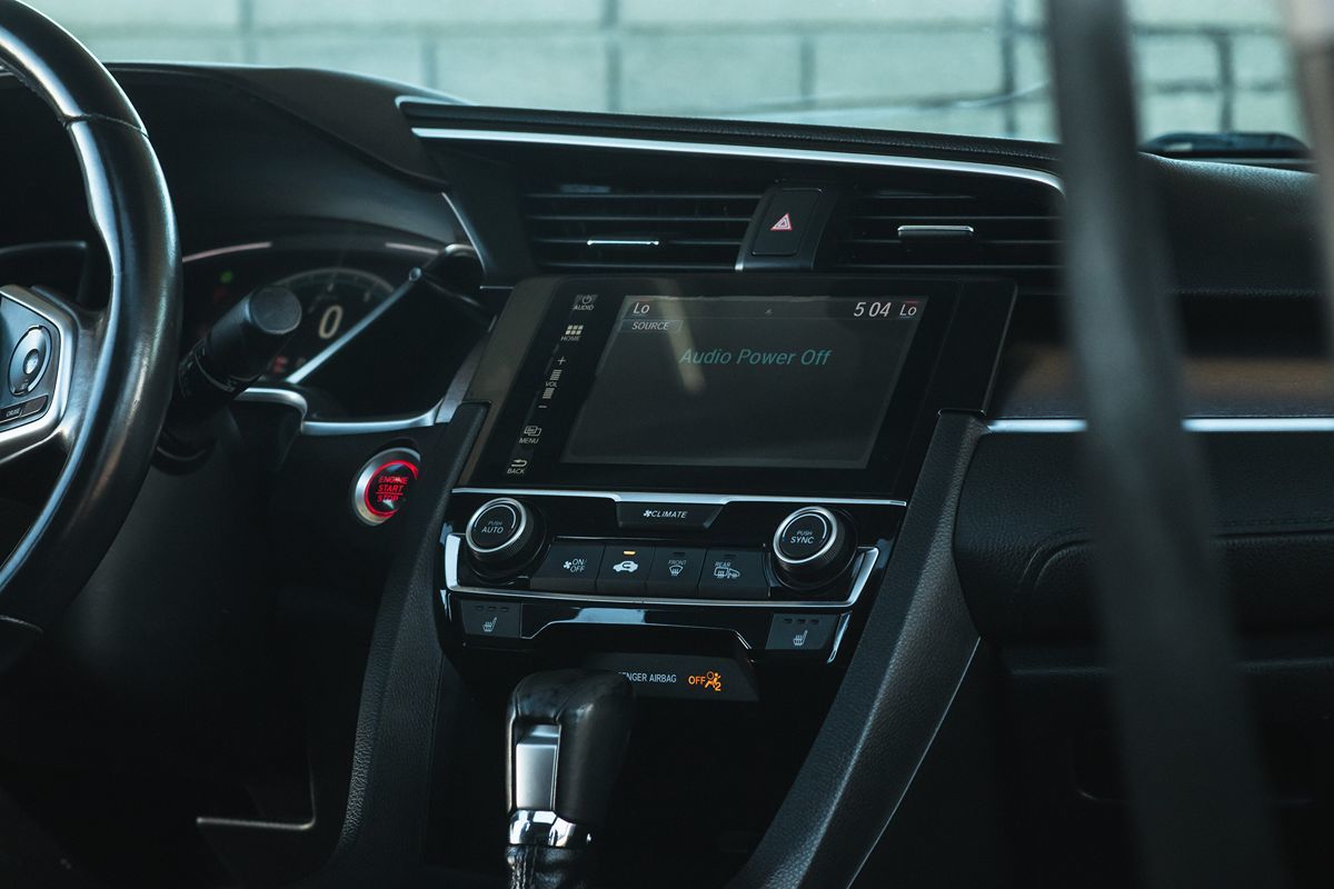2018 Honda Civic EX-L photo 9