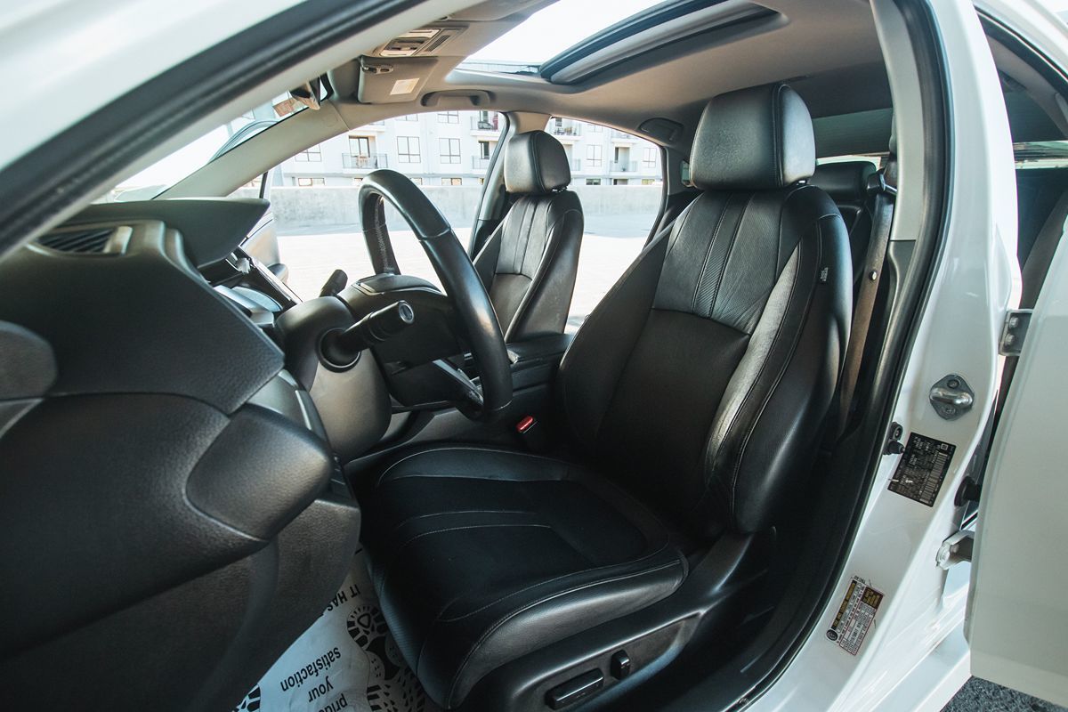 2018 Honda Civic EX-L photo 14