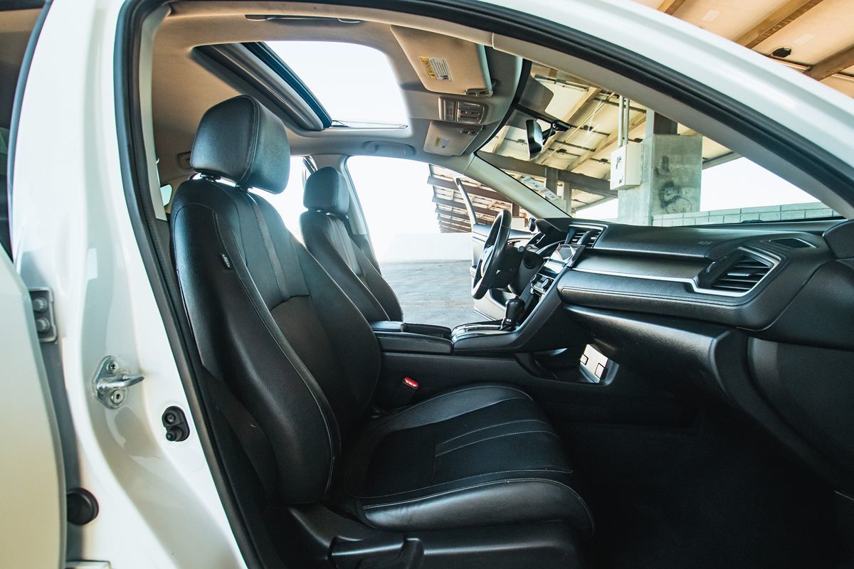 2018 Honda Civic EX-L photo 19
