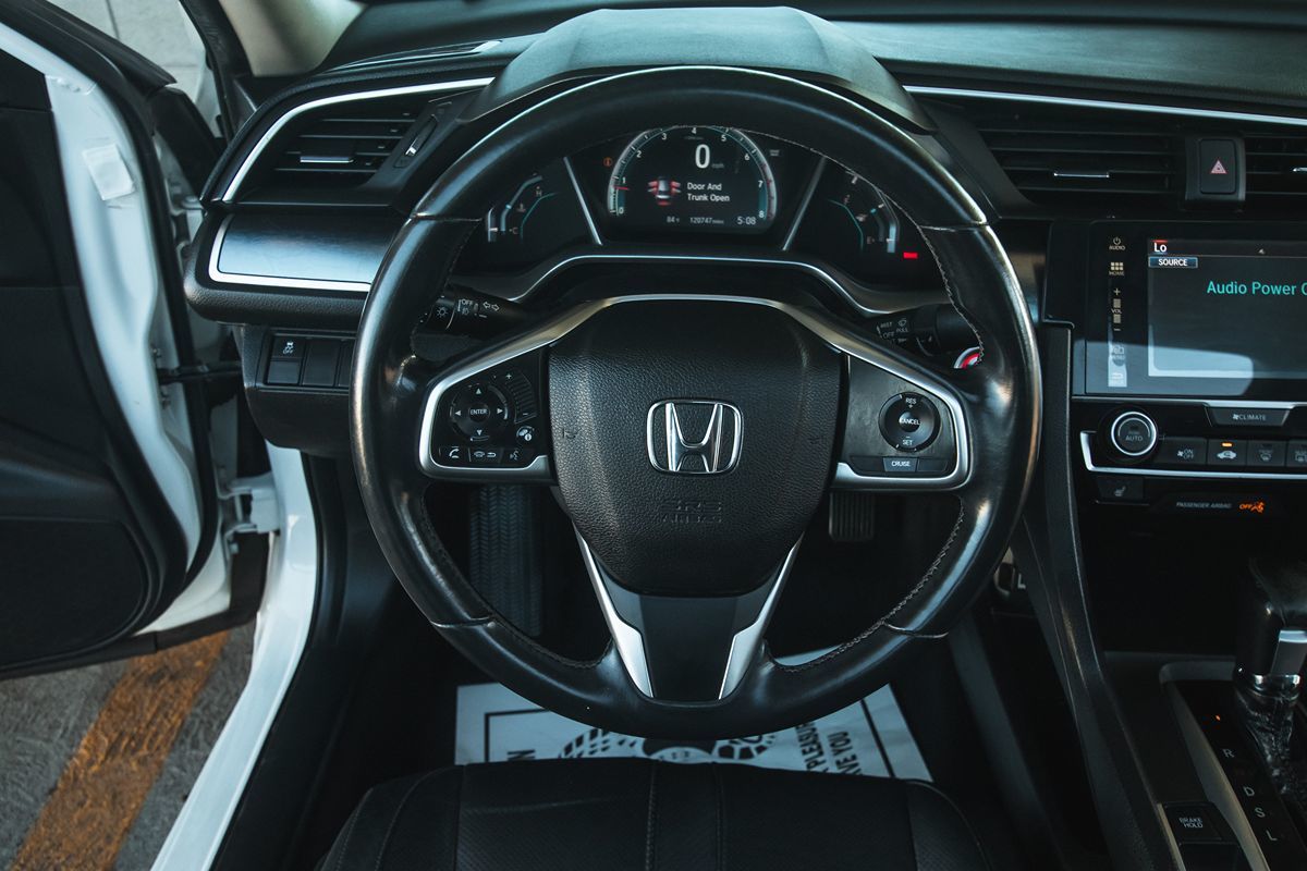 2018 Honda Civic EX-L photo 25