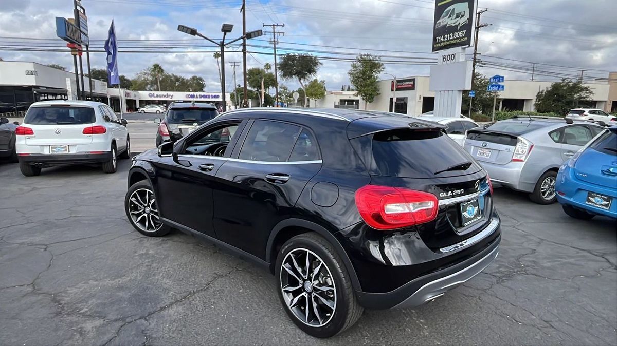 2016 Mercedes Benz GLA 250 4MATIC photo 3