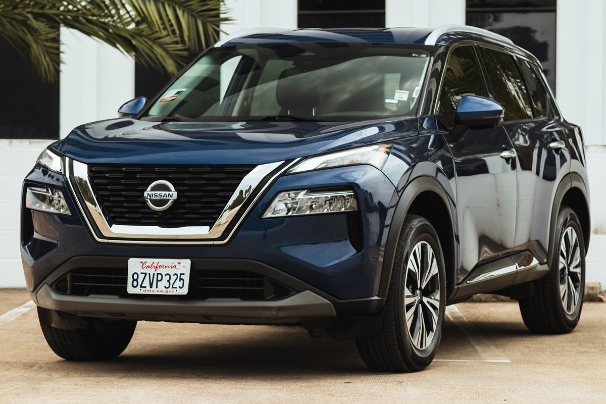 2021 Nissan Rogue SV photo 3
