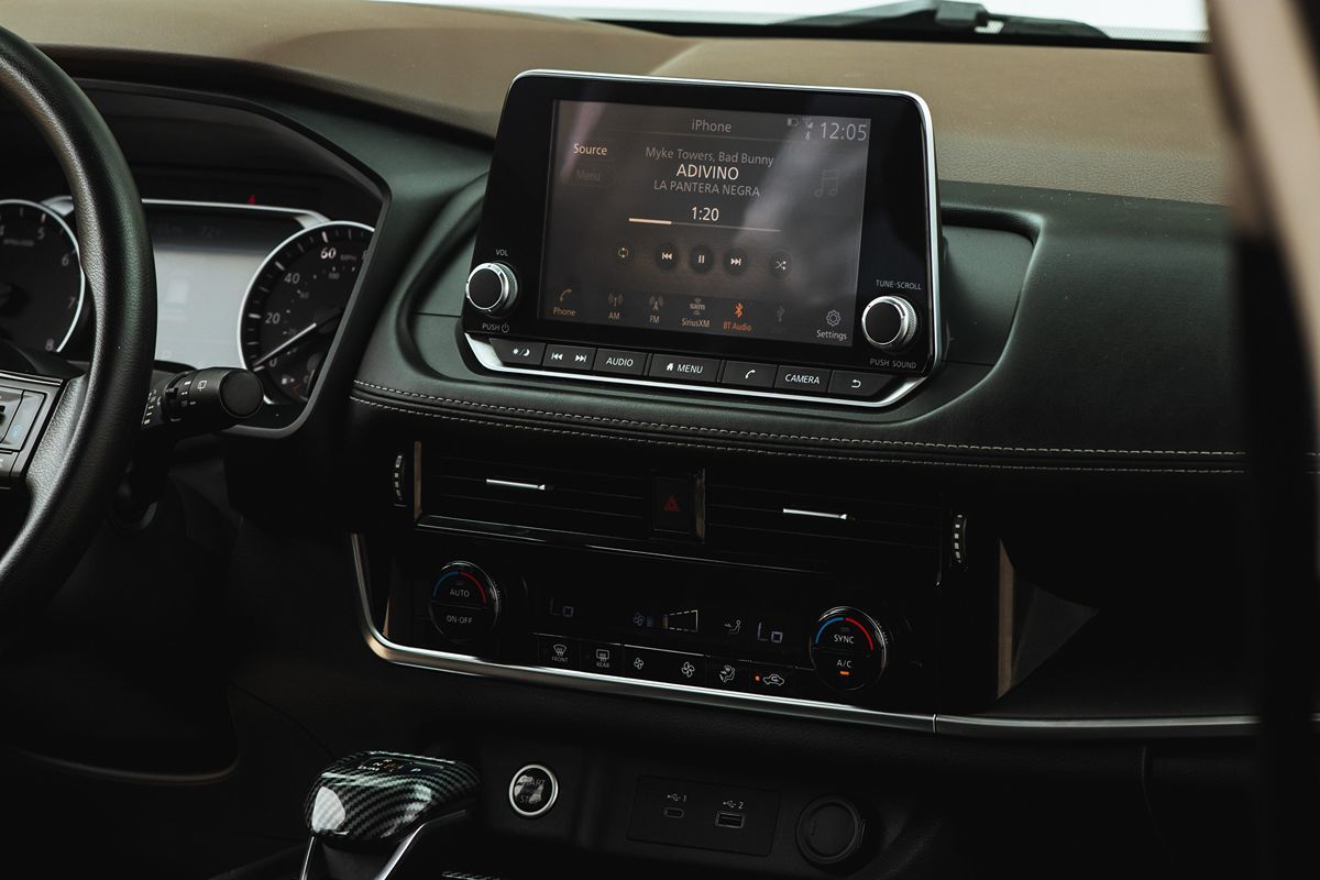 2021 Nissan Rogue SV photo 21