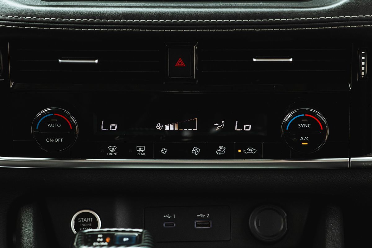 2021 Nissan Rogue SV photo 23