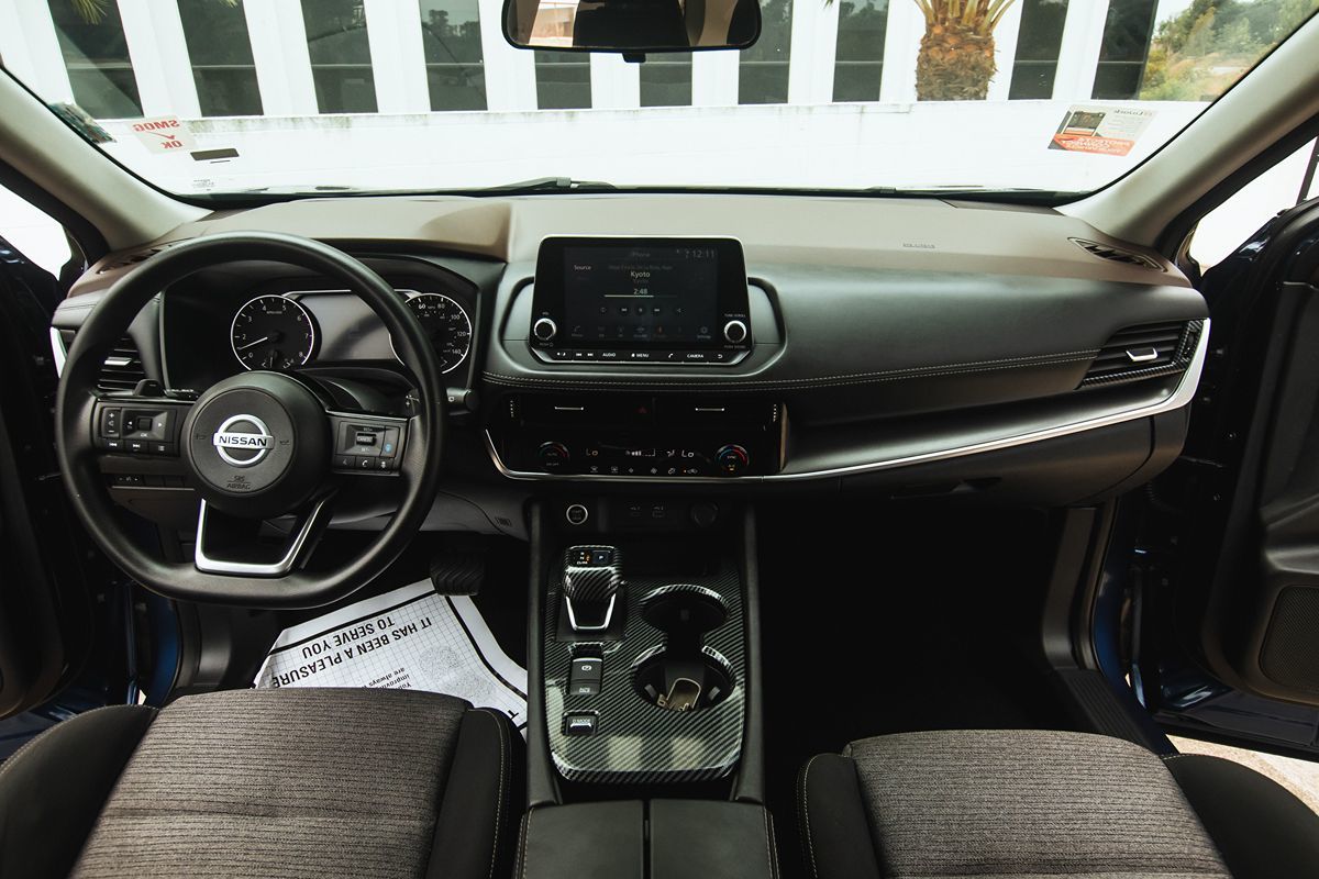 2021 Nissan Rogue SV photo 19