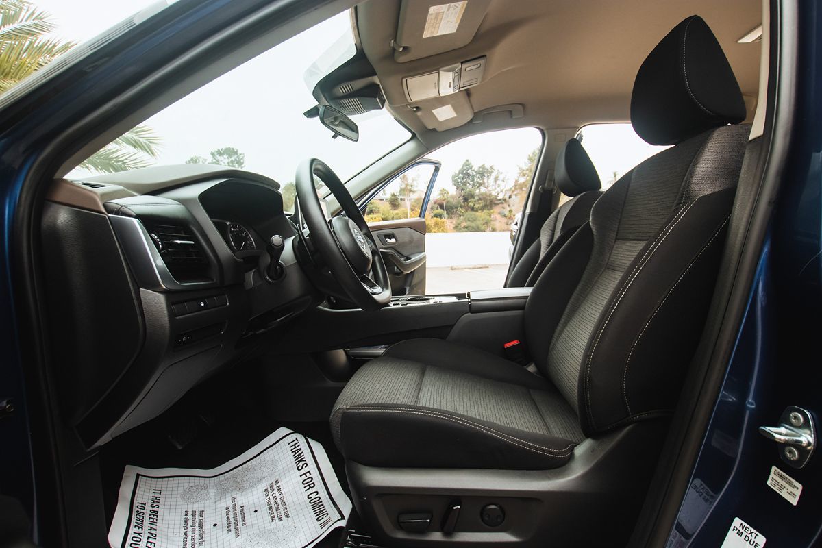 2021 Nissan Rogue SV photo 12