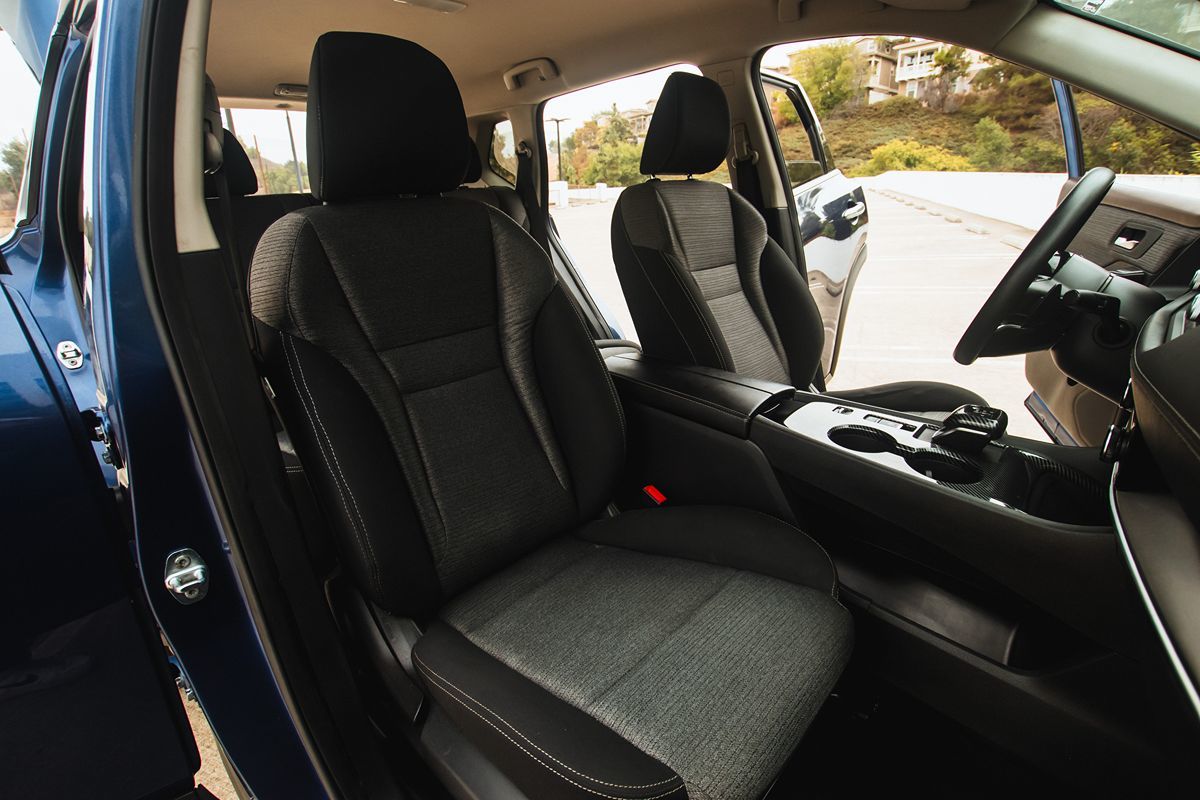 2021 Nissan Rogue SV photo 15