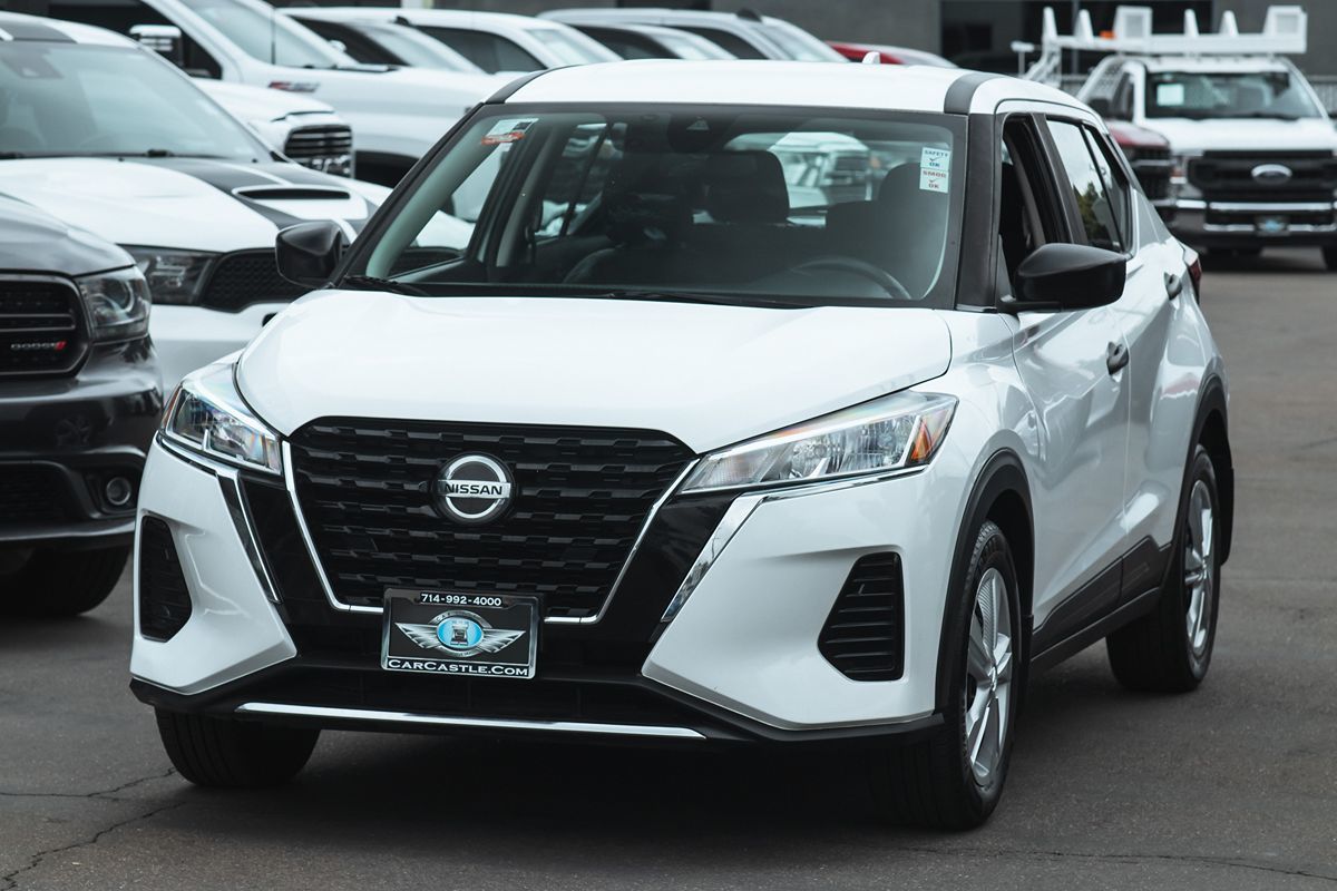 2021 Nissan Kicks S photo 3