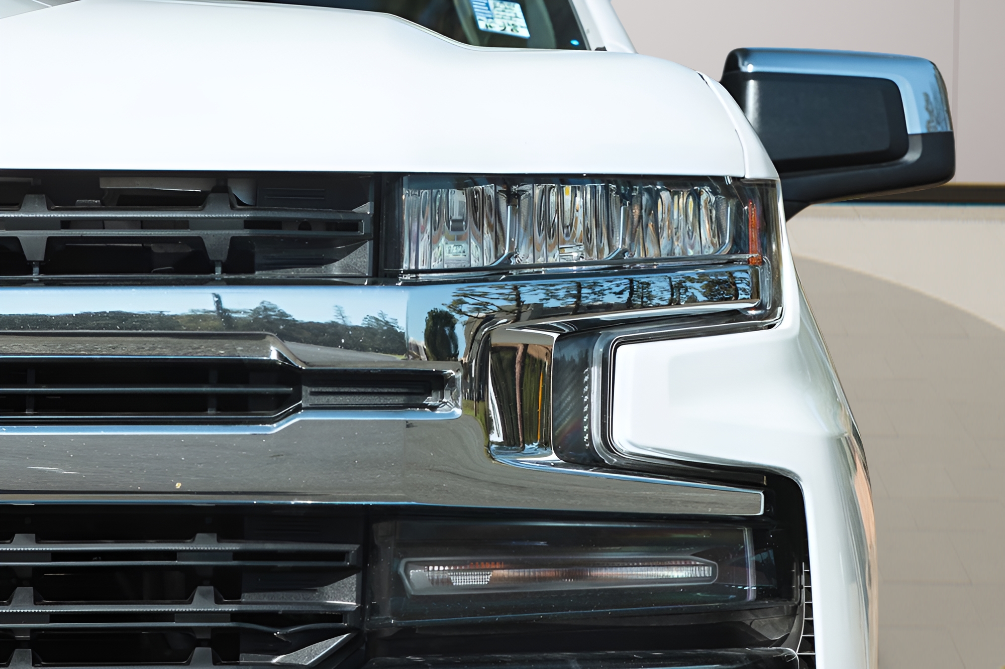 View vehicle photo 6