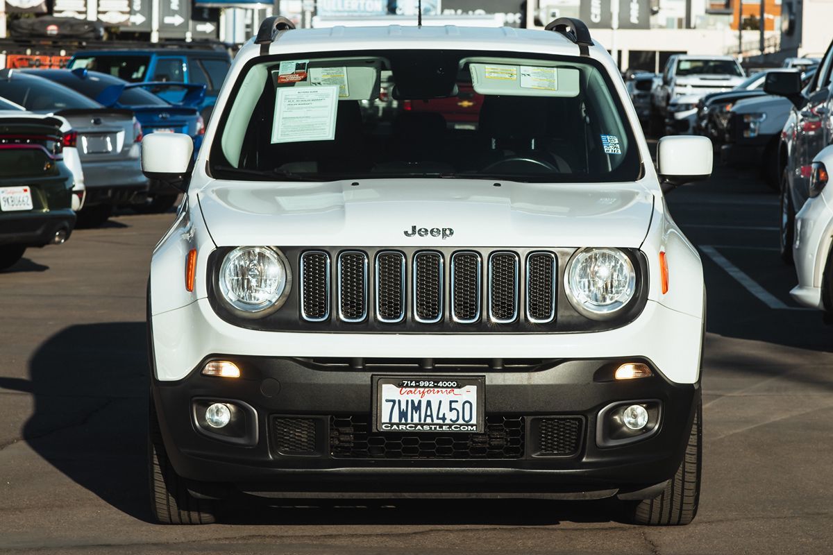 2016 Jeep Renegade Latitude photo 2