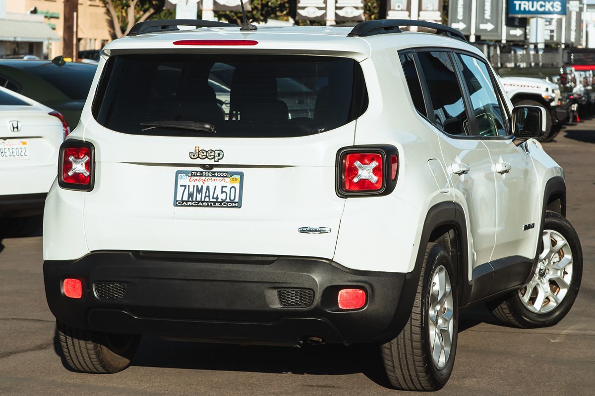 2016 Jeep Renegade Latitude photo 4