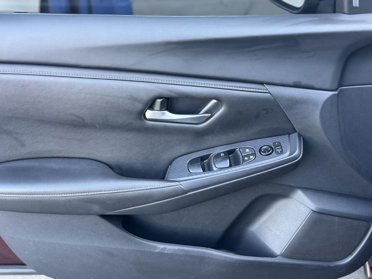 2024 Nissan Sentra SV photo 3