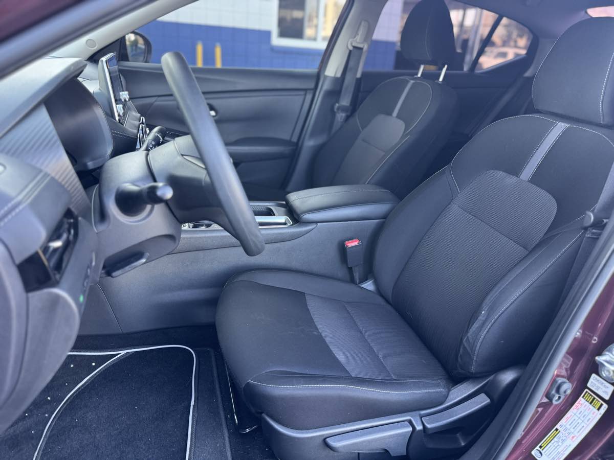2024 Nissan Sentra SV photo 4