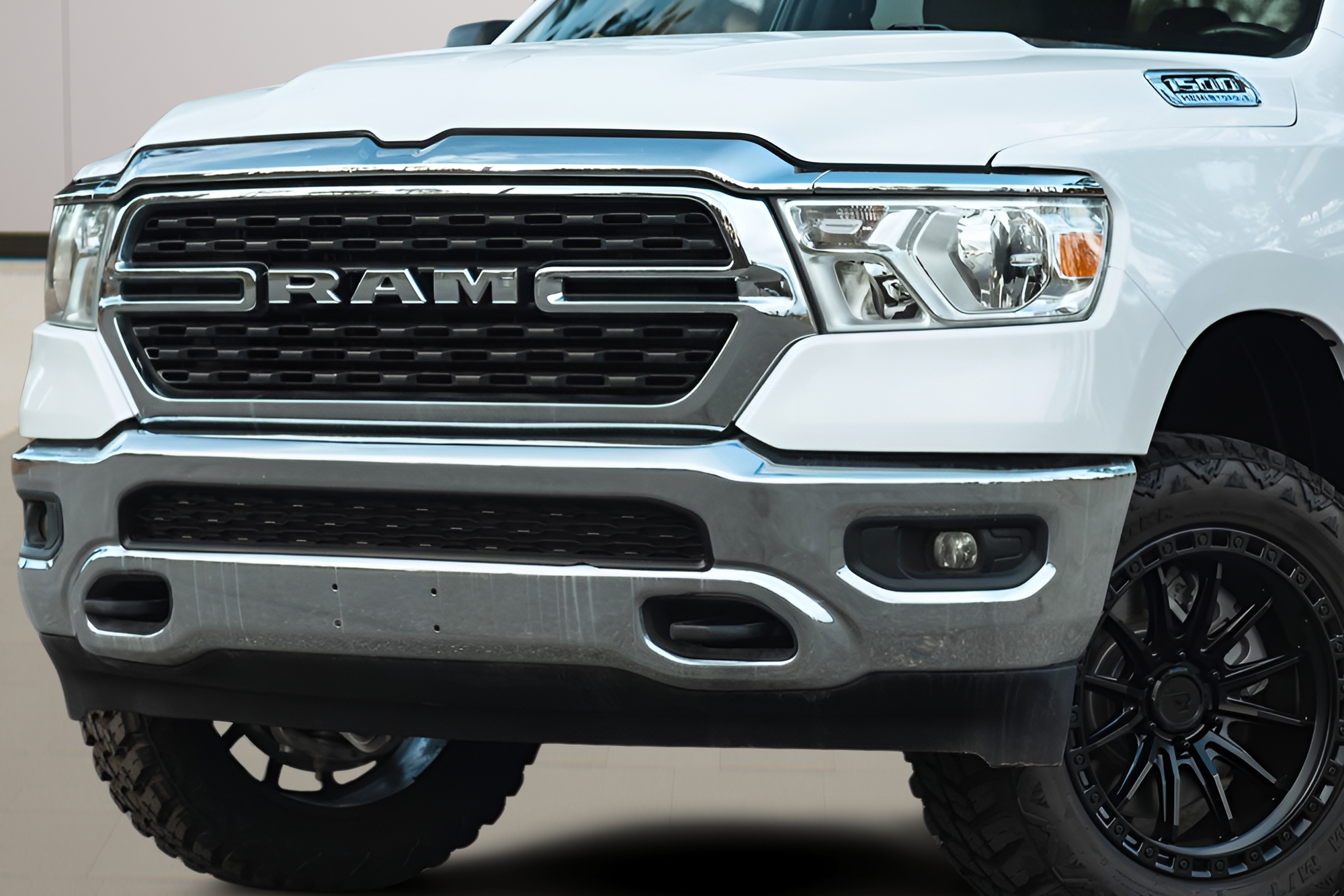 View vehicle photo 2