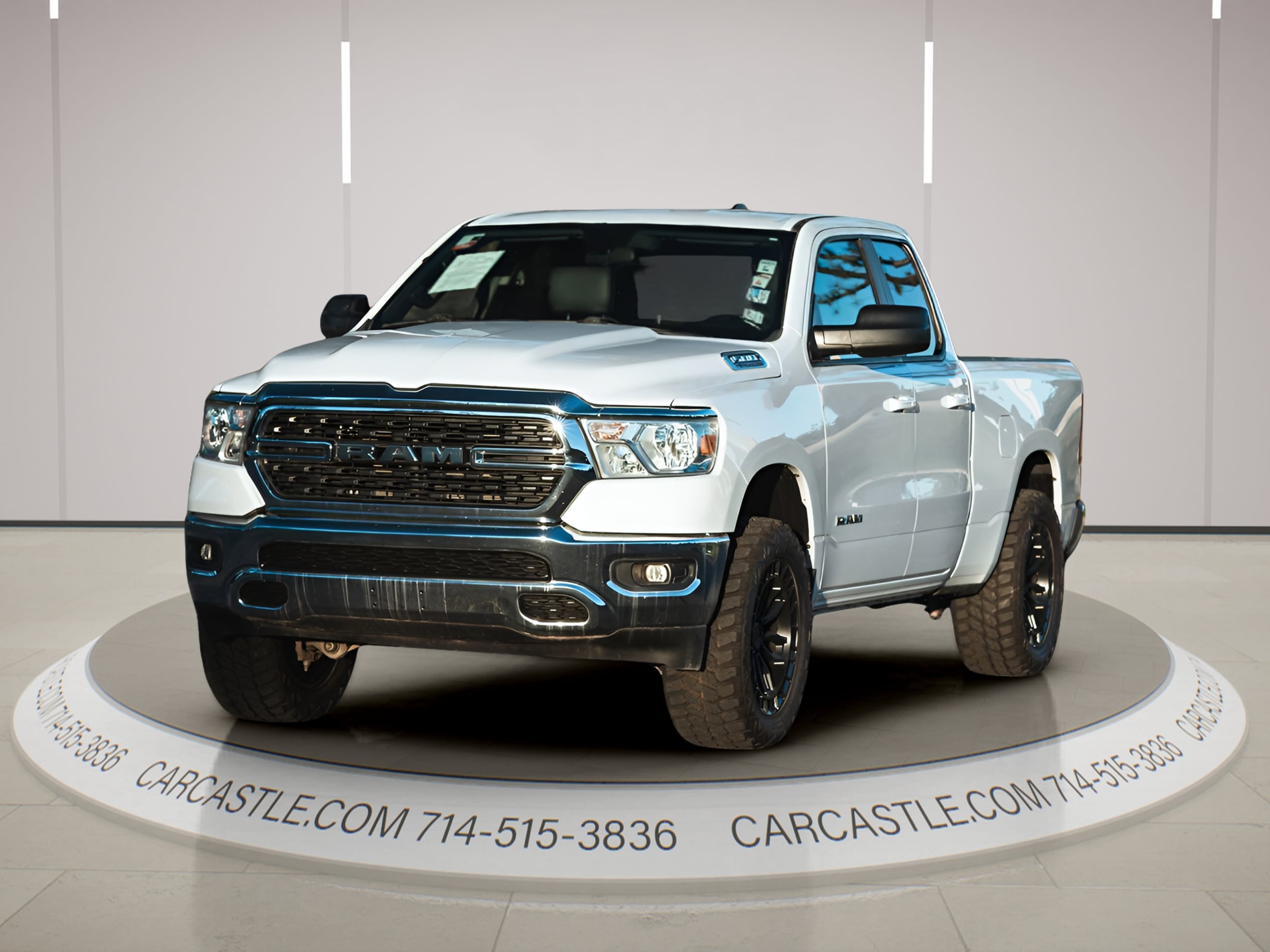 View vehicle photo 4