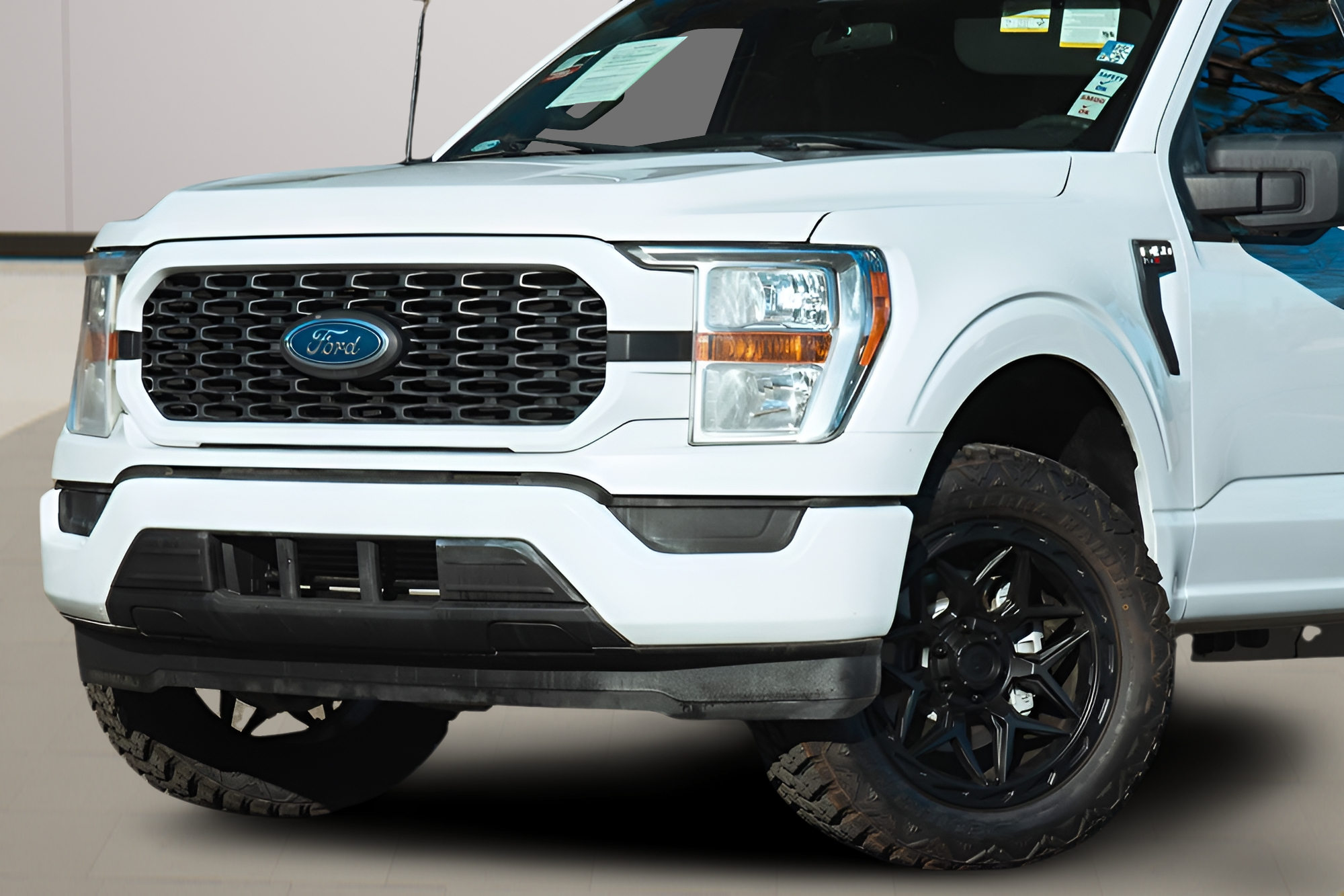 View vehicle photo 2