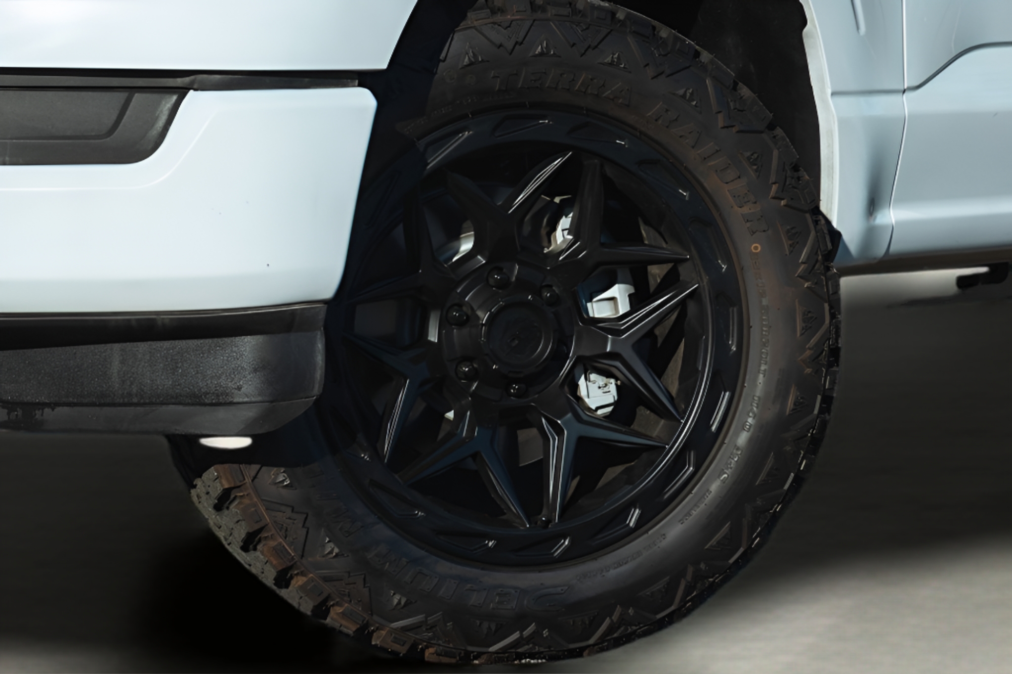 View vehicle photo 3