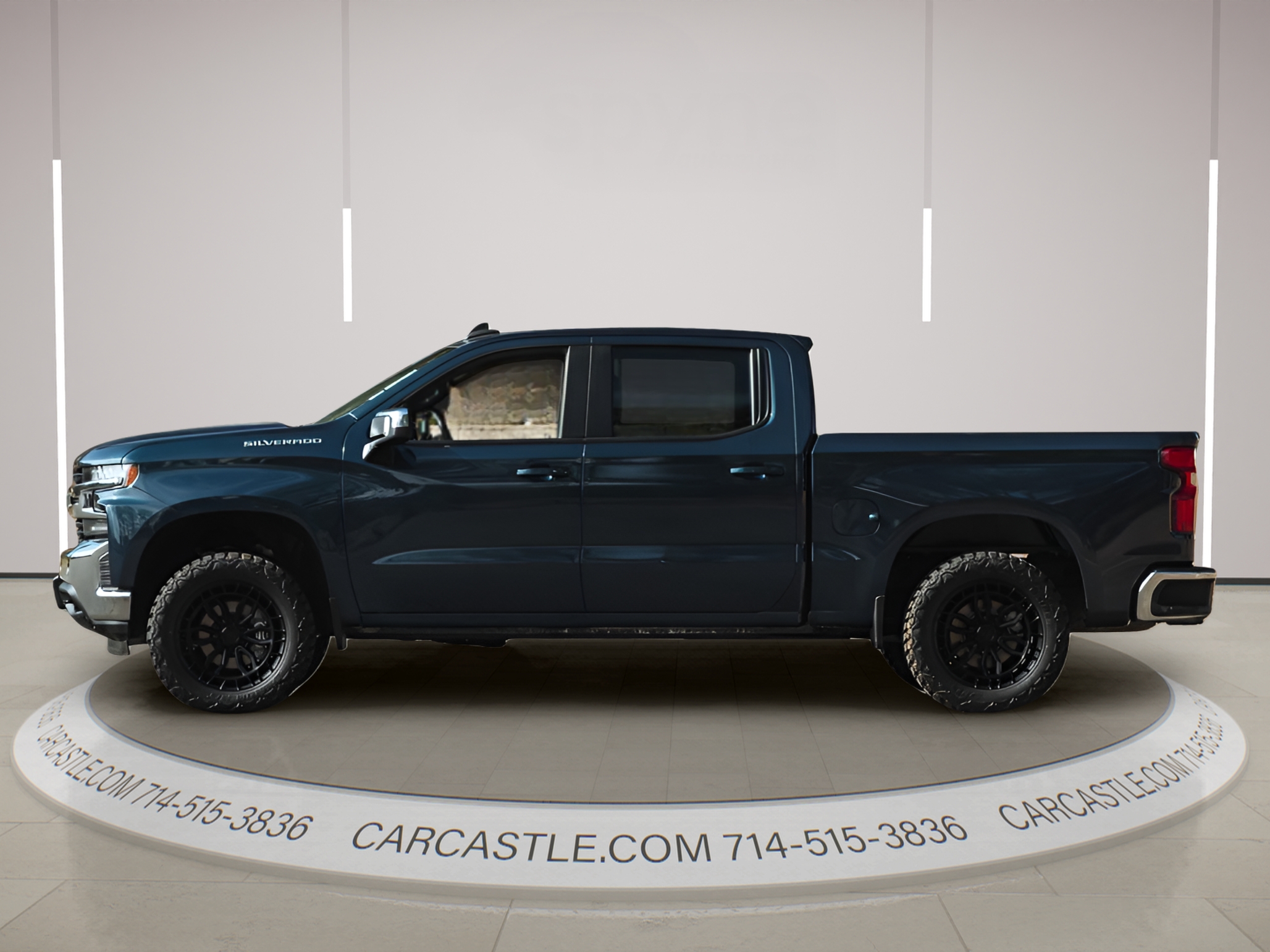 Chevrolet Silverado photo 3