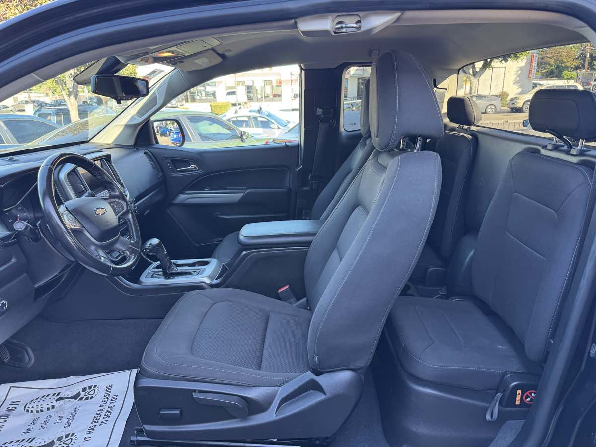 2019 Chevrolet Colorado LT photo 3