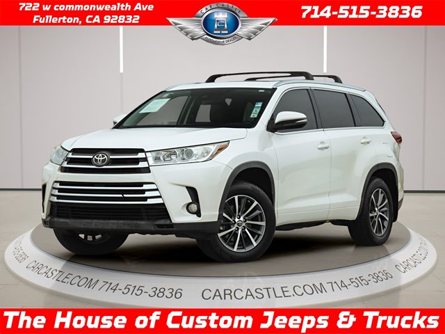 White (Blizzard Pearl) 2017 Toyota Highlander XLE AWD SUV / Crossover All-Wheel Drive Automatic