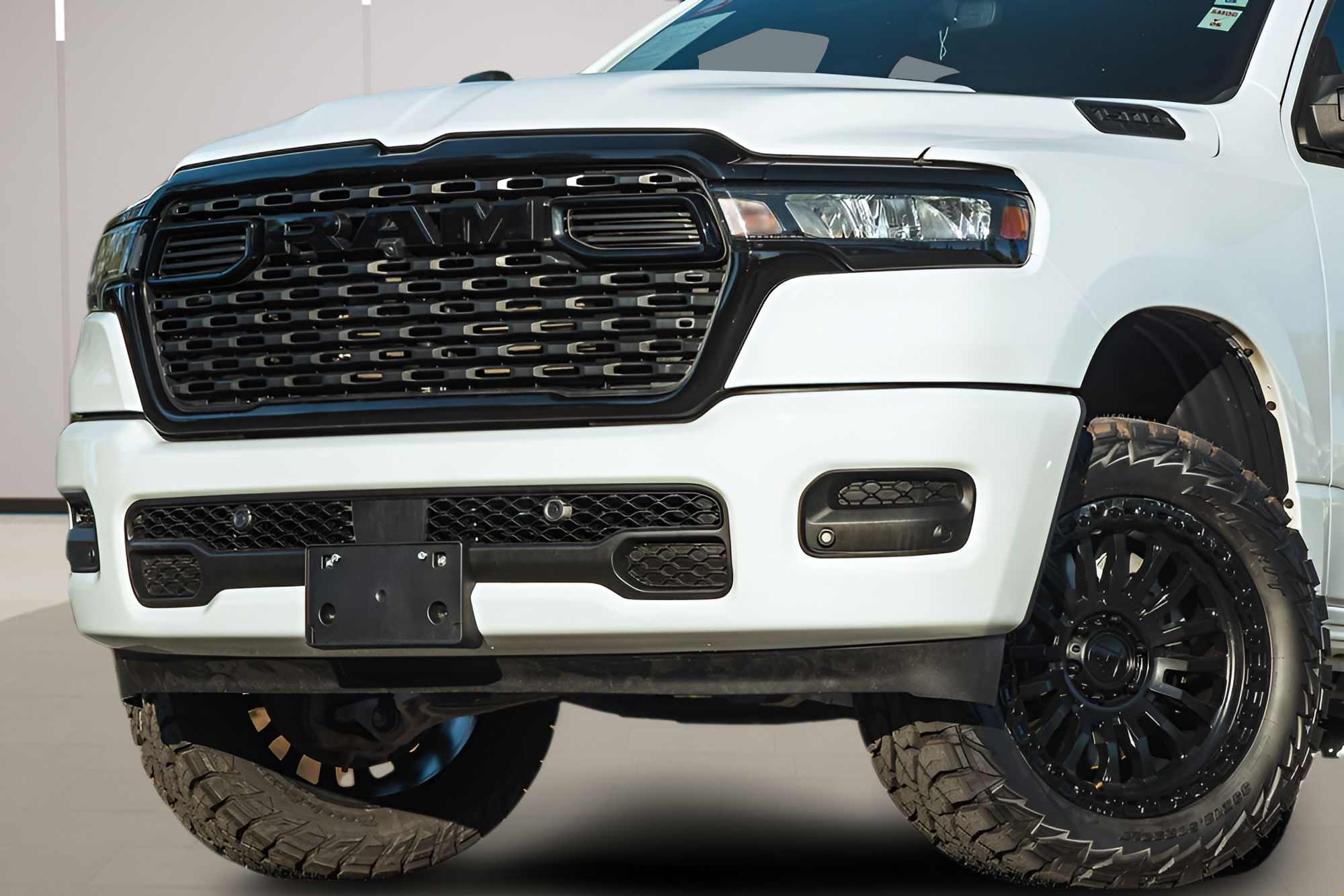 View vehicle photo 2