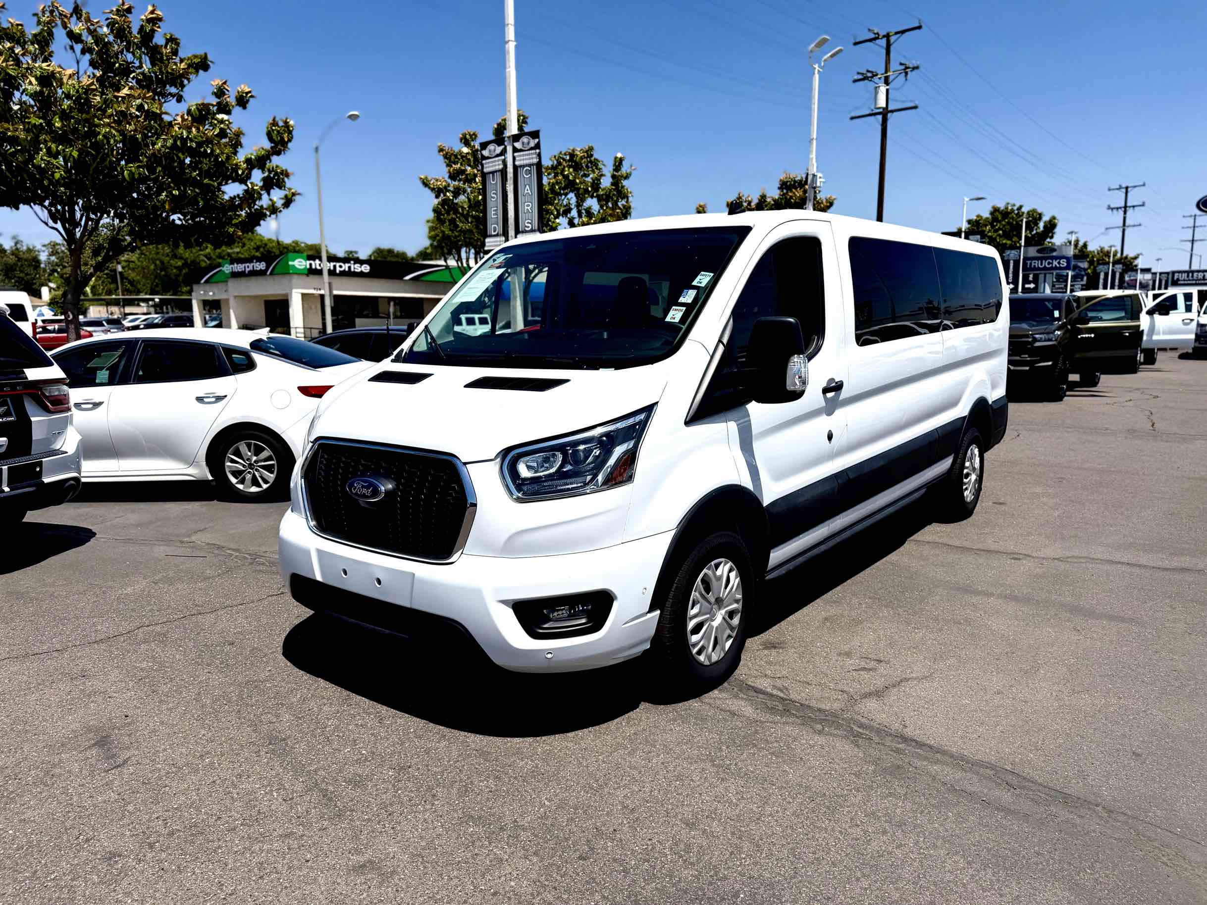2023 Ford Transit Passenger Wagon XLT
