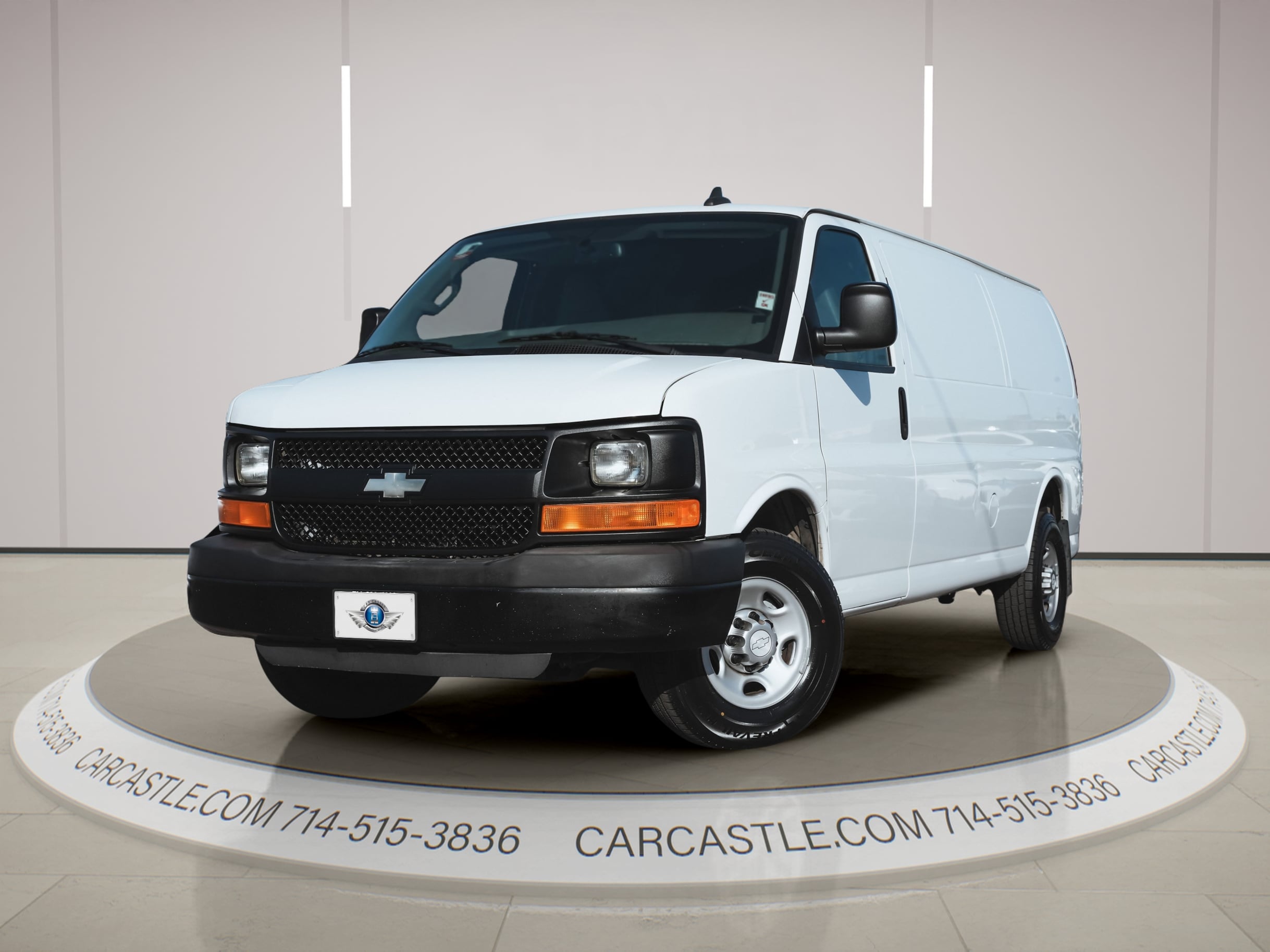 2016 Chevrolet Express 3500 Extended Work Van's photo