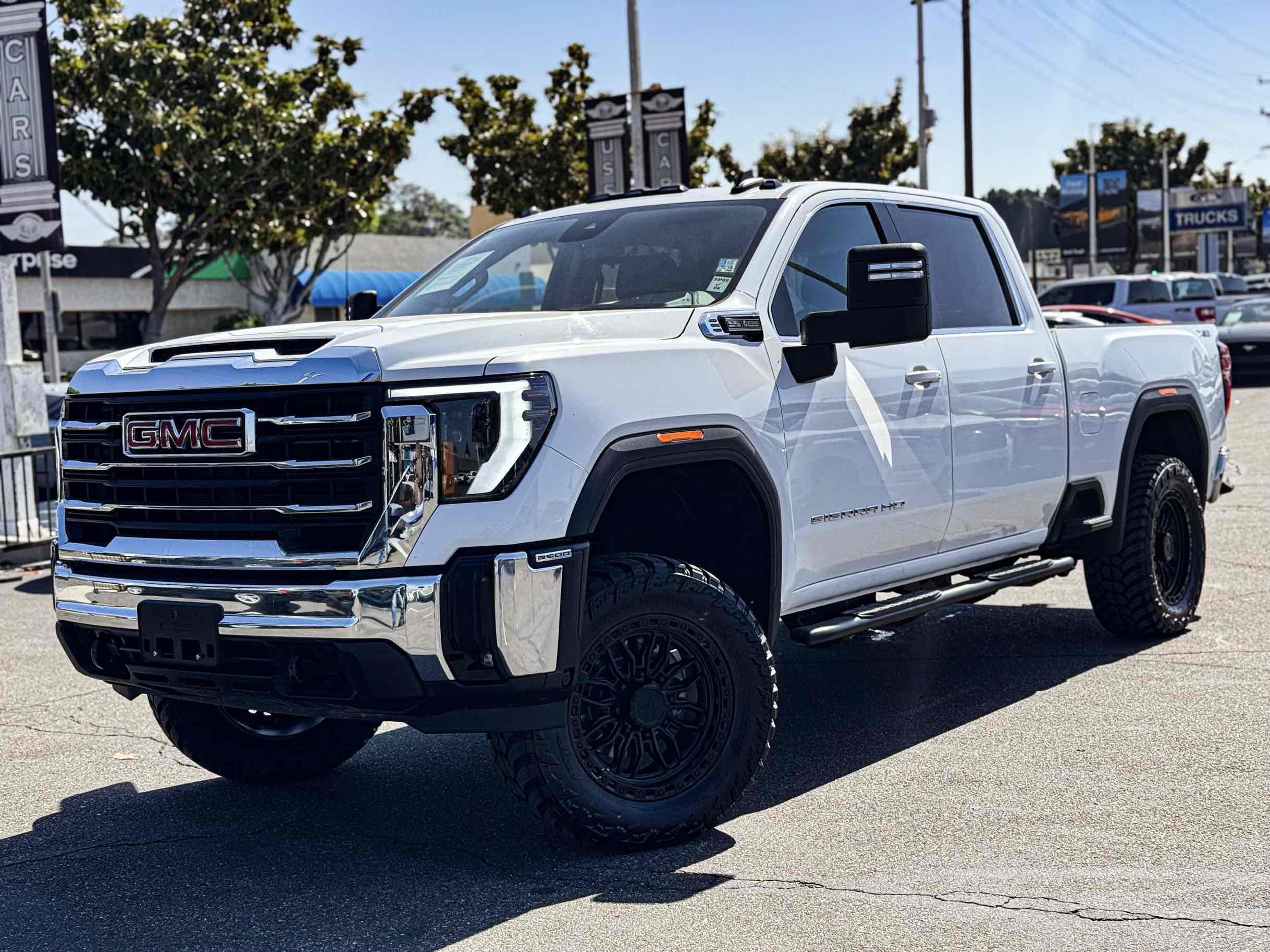 2024 GMC Sierra SLE 4WD Crew Cab Standard Box's photo