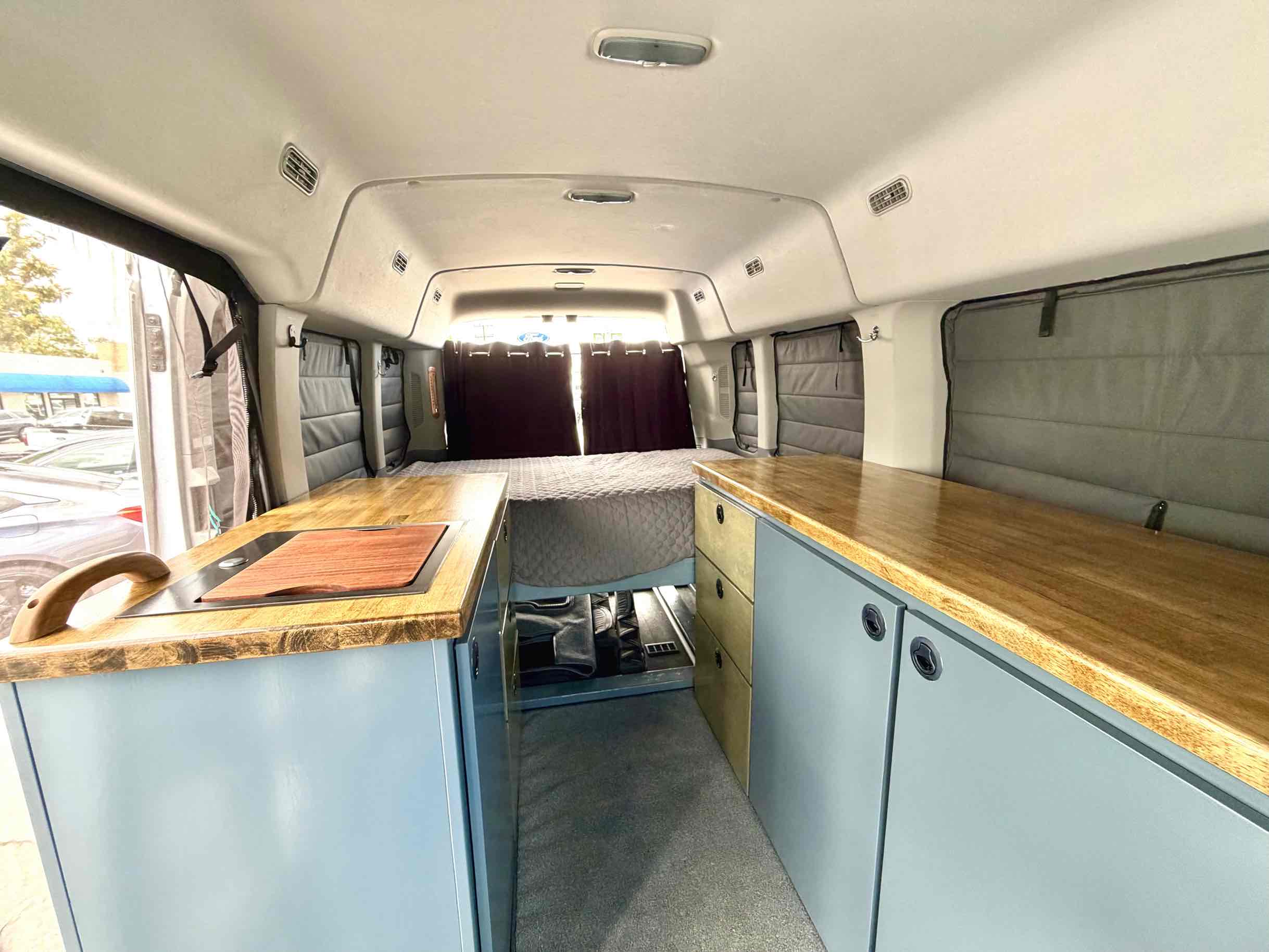2017 Ford Transit 350 XLT Wagon Med Roof Sliding Pass. 148's photo