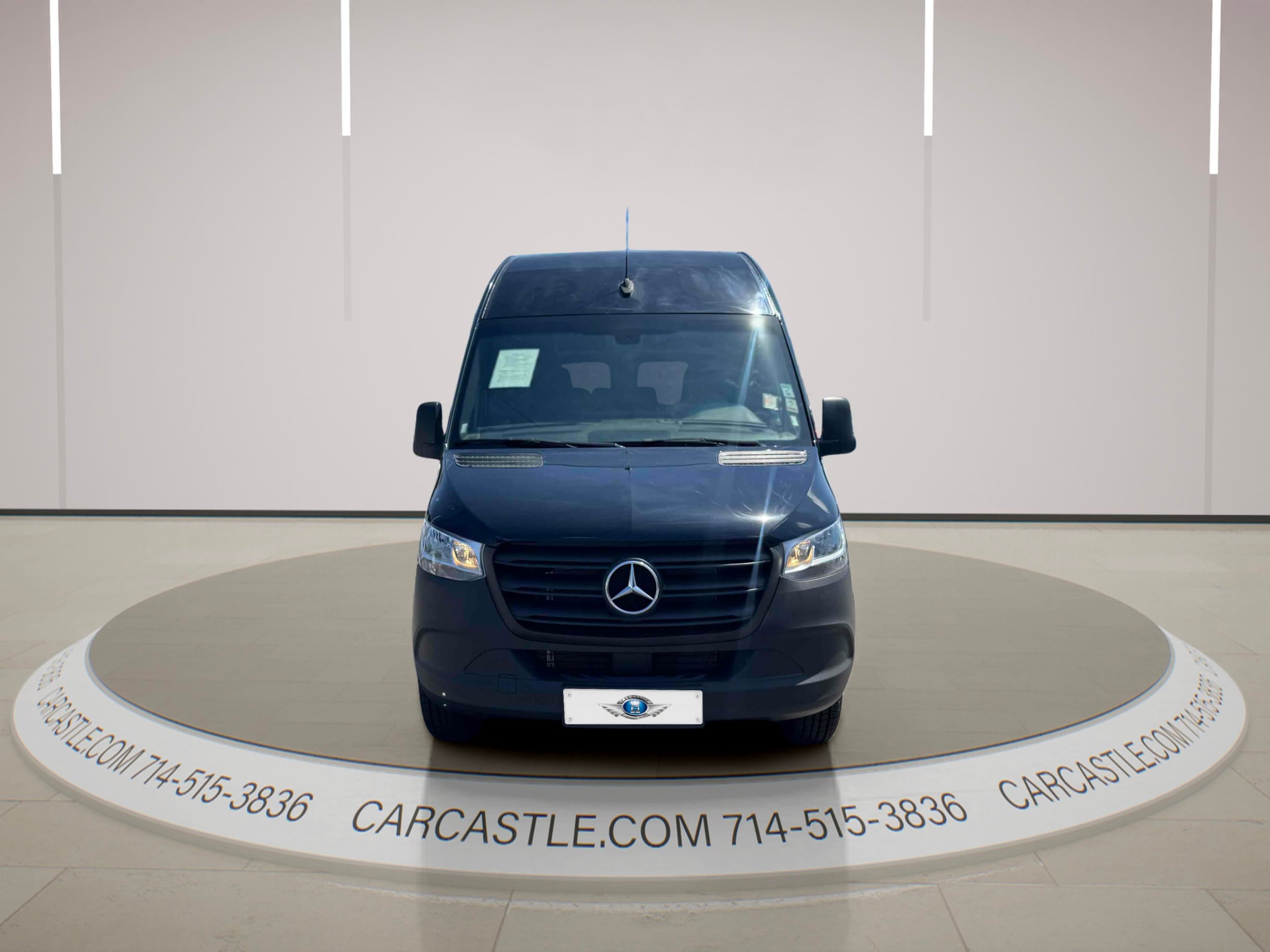 Mercedes-Benz Sprinter photo 8