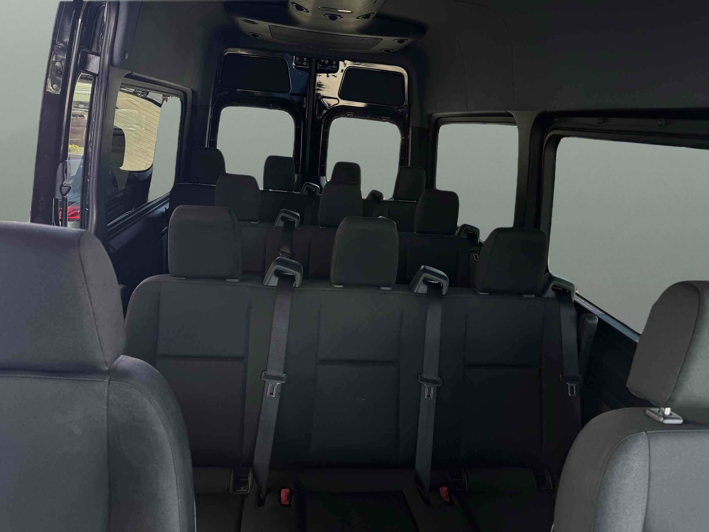 Mercedes-Benz Sprinter photo 14