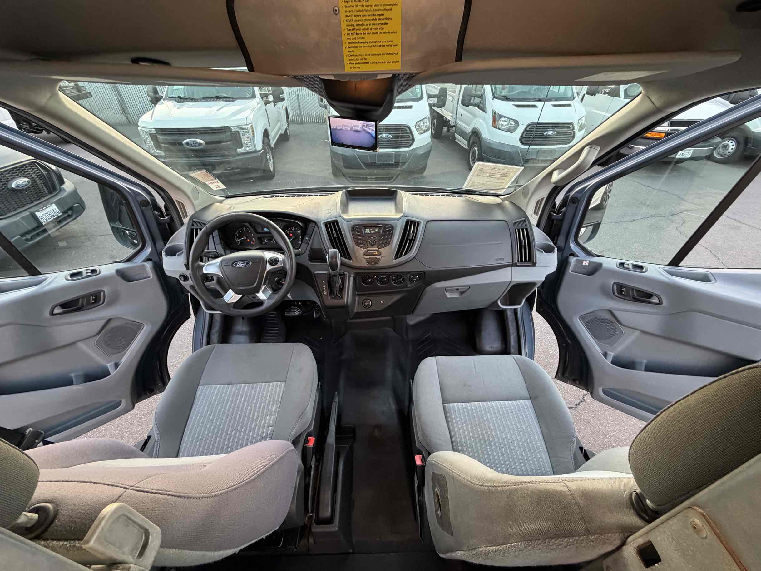 Ford Transit photo 13