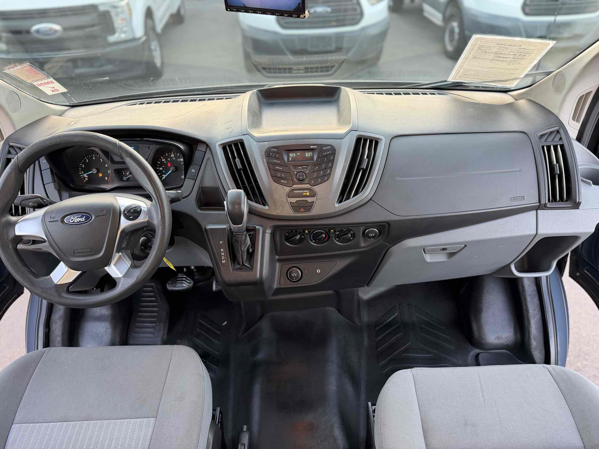 Ford Transit photo 16