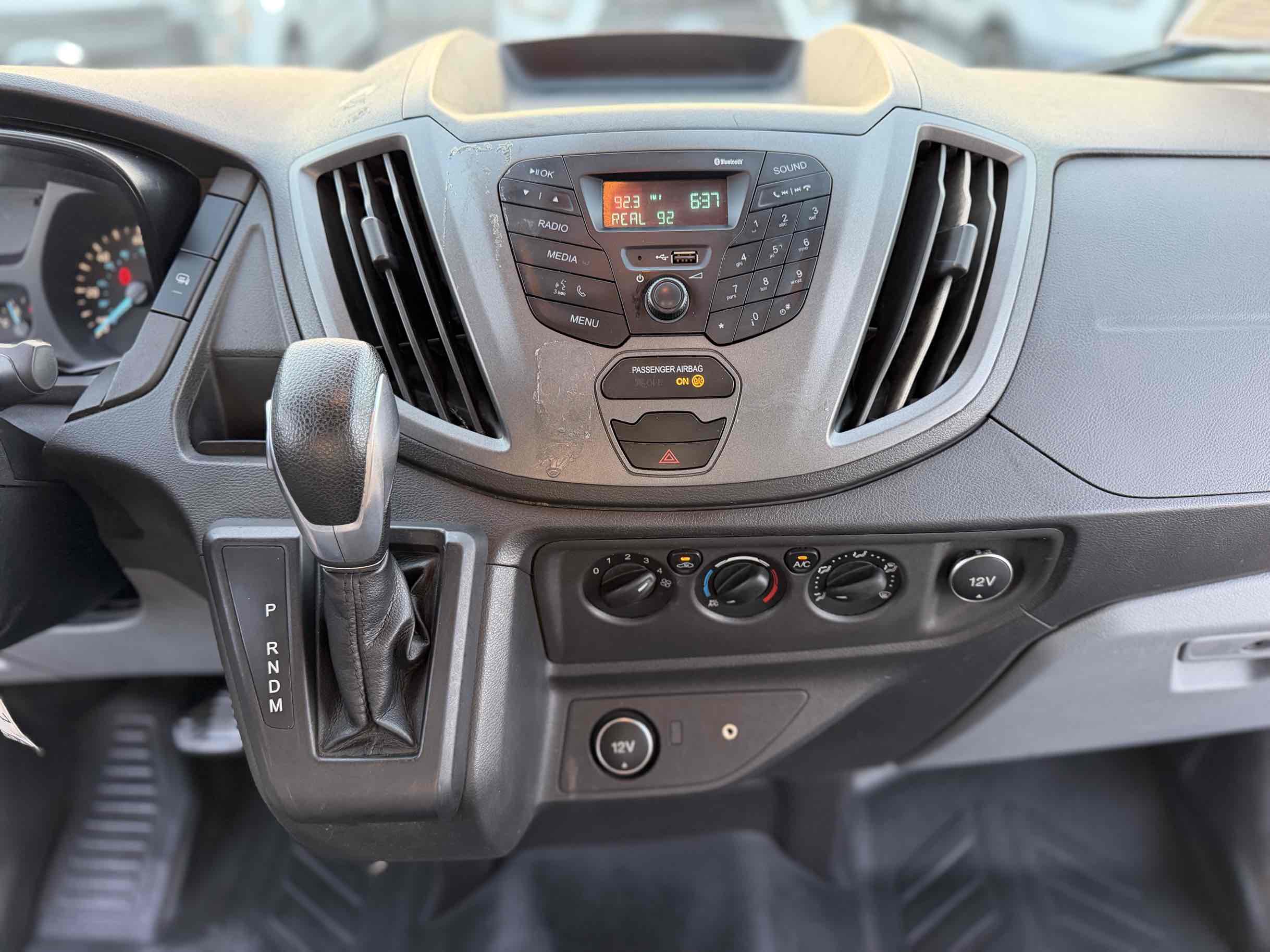 Ford Transit photo 19