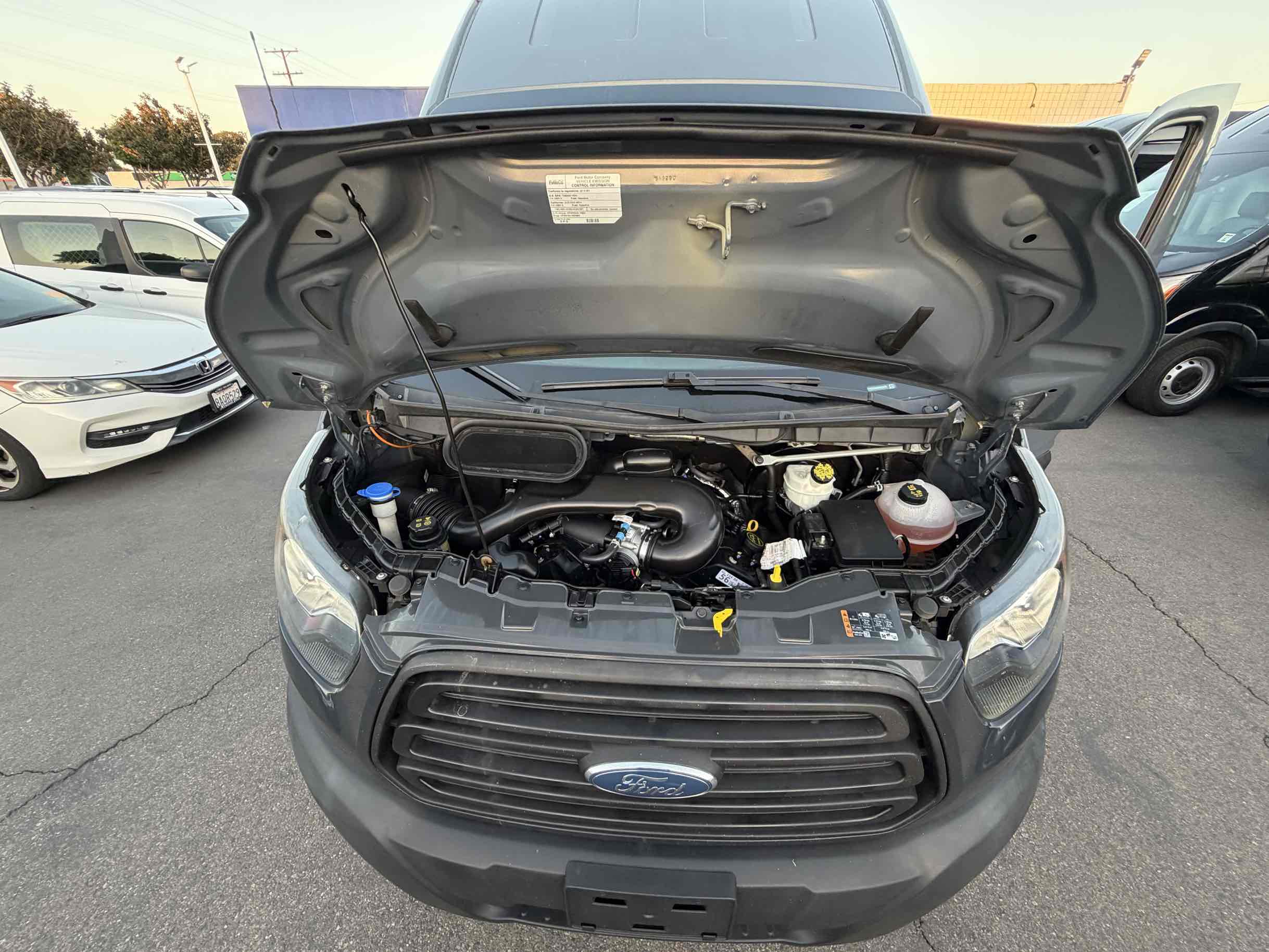Ford Transit photo 21
