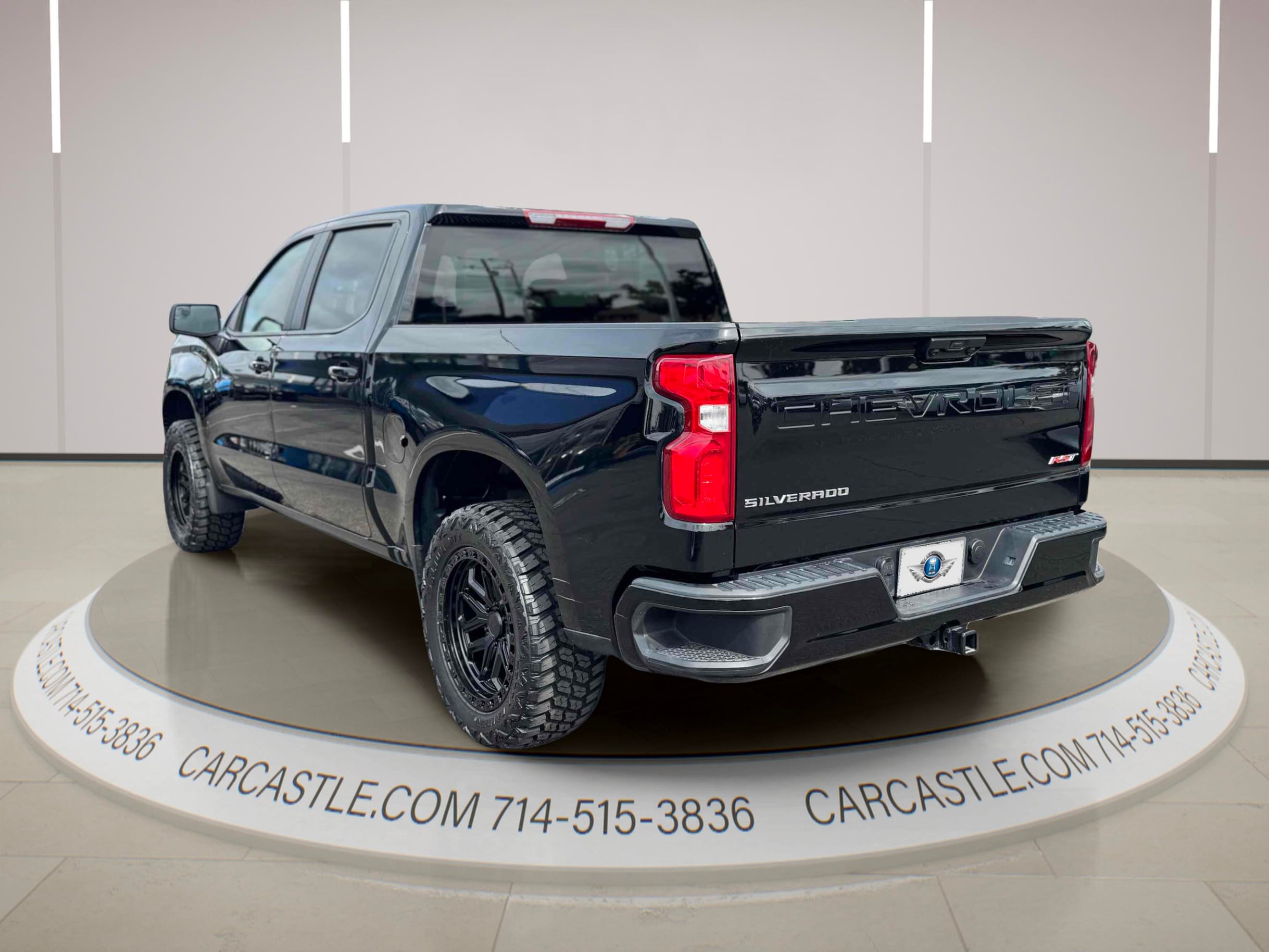 Chevrolet Silverado photo 3