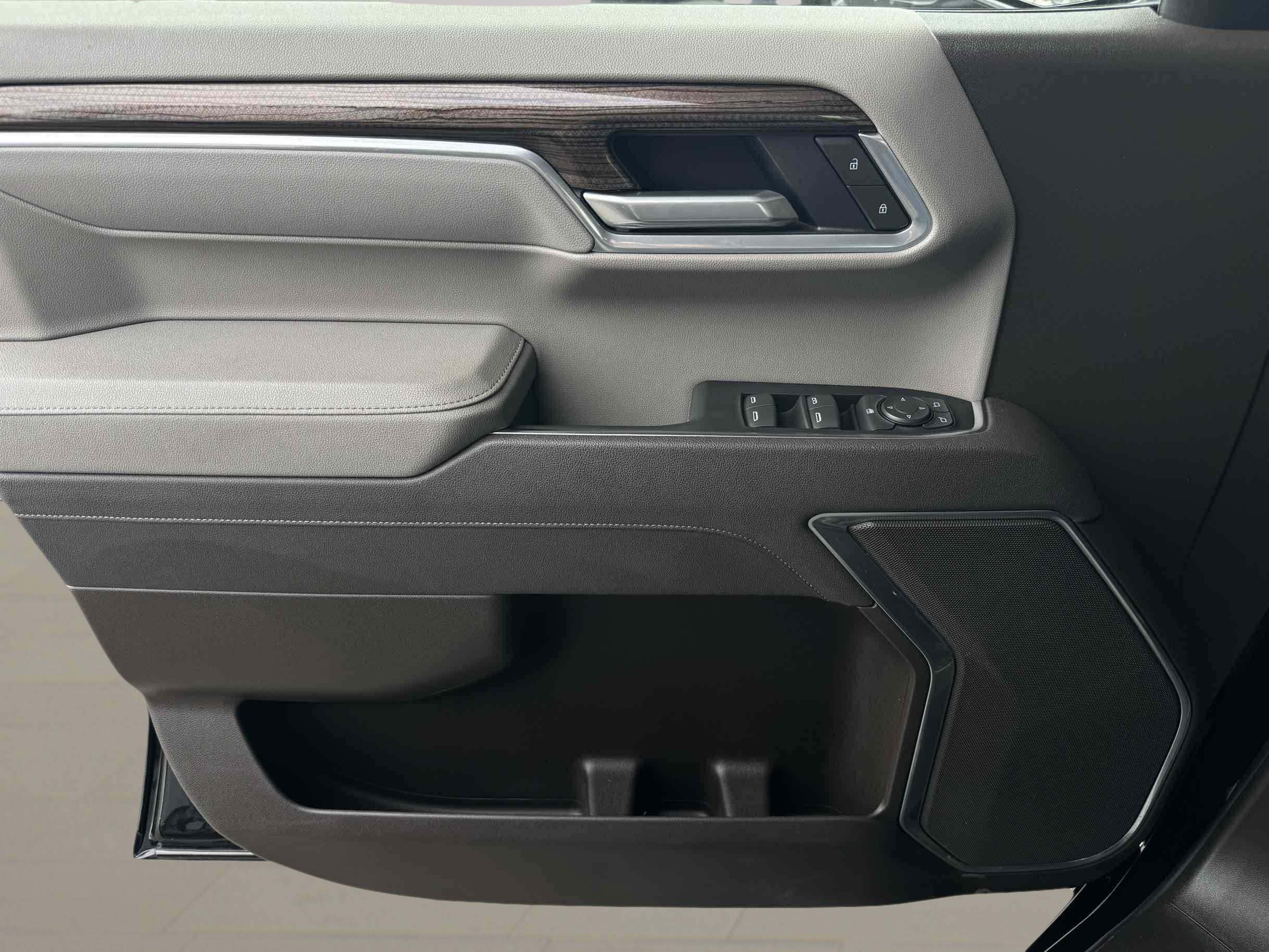 Chevrolet Silverado photo 9