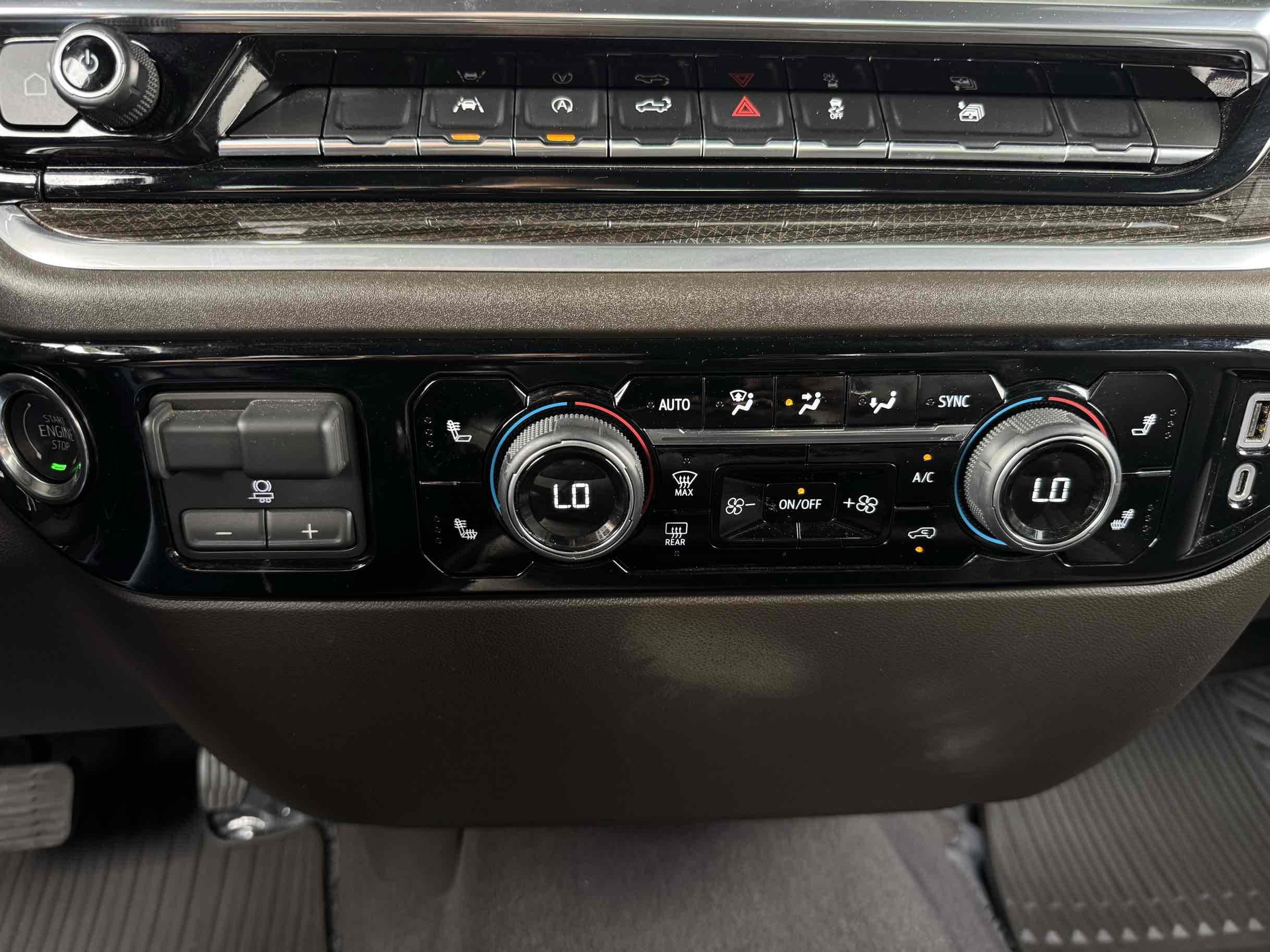 Chevrolet Silverado photo 15