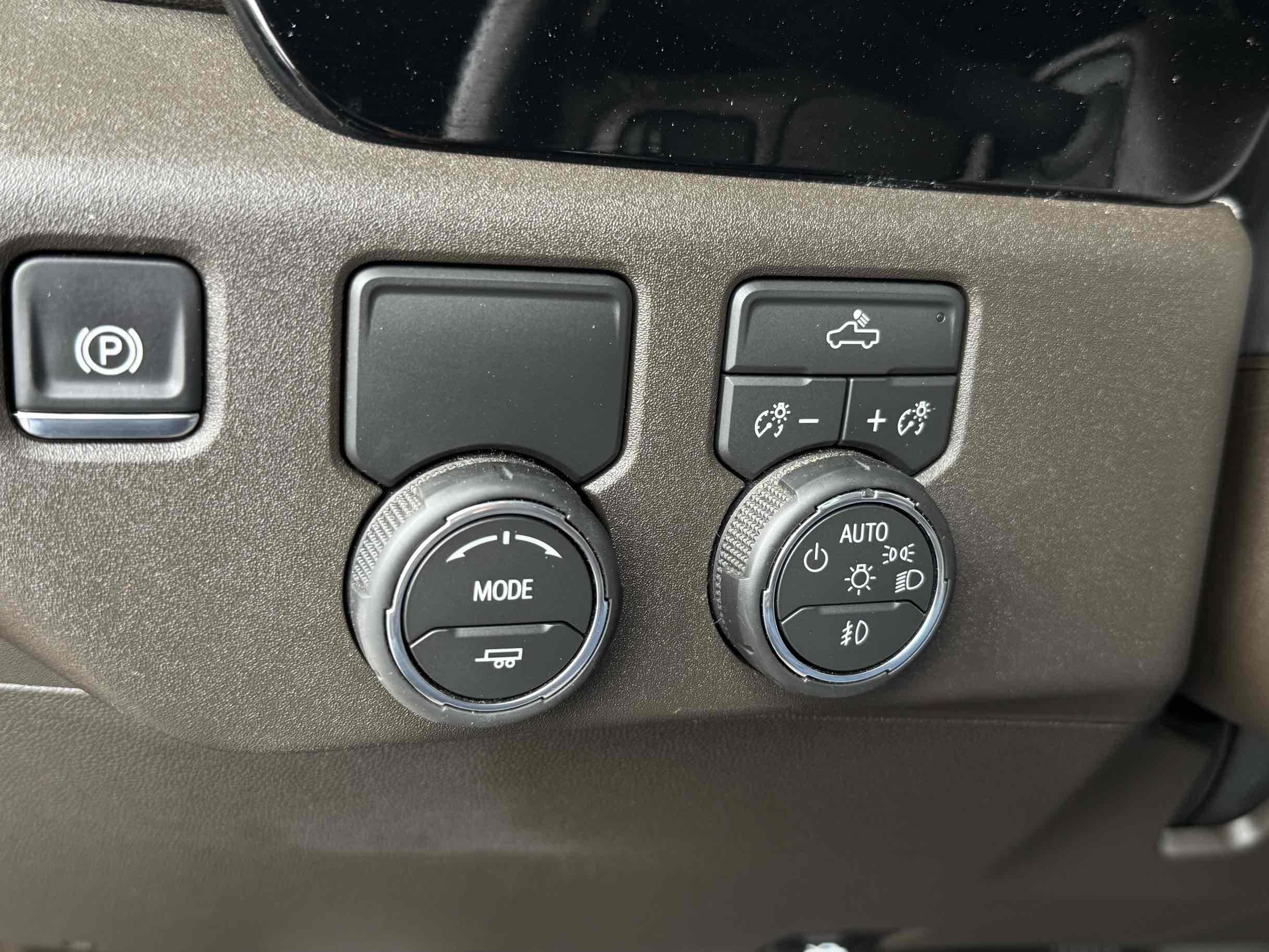 Chevrolet Silverado photo 17