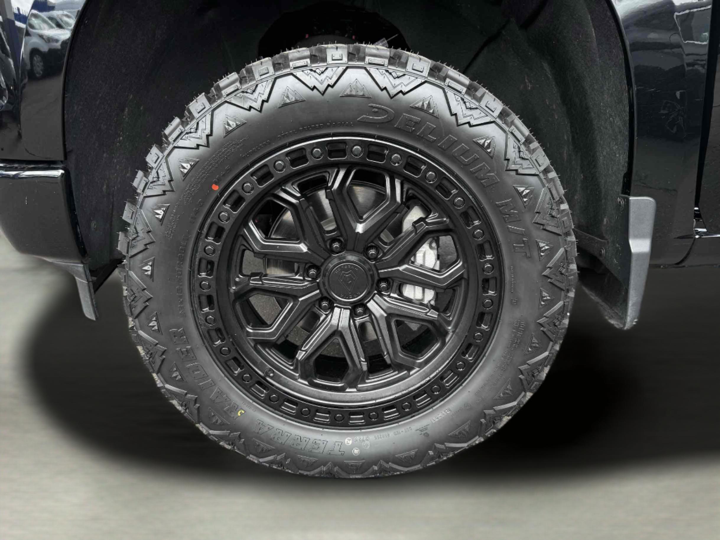 Chevrolet Silverado photo 21