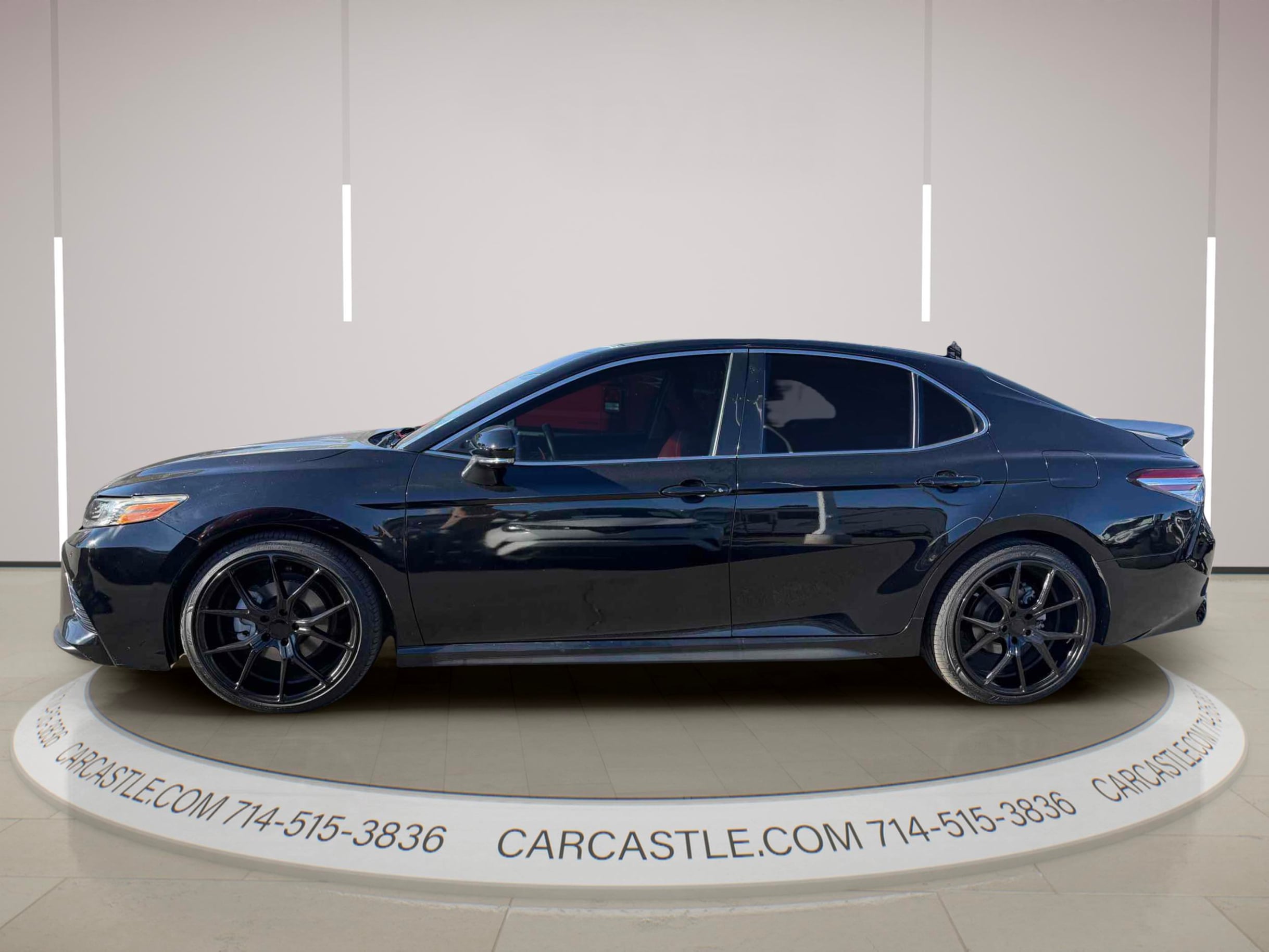 Toyota Camry photo 2