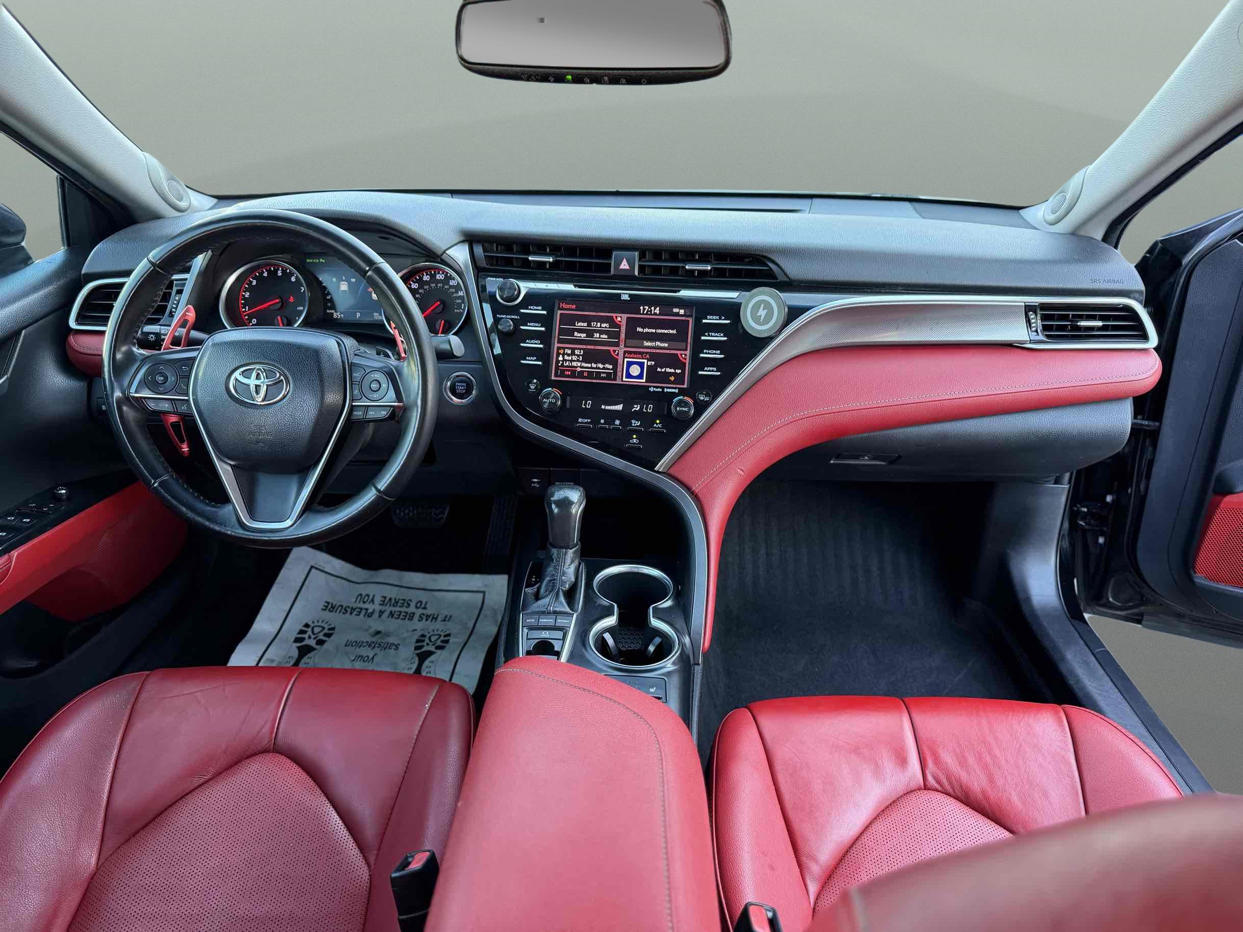Toyota Camry photo 9