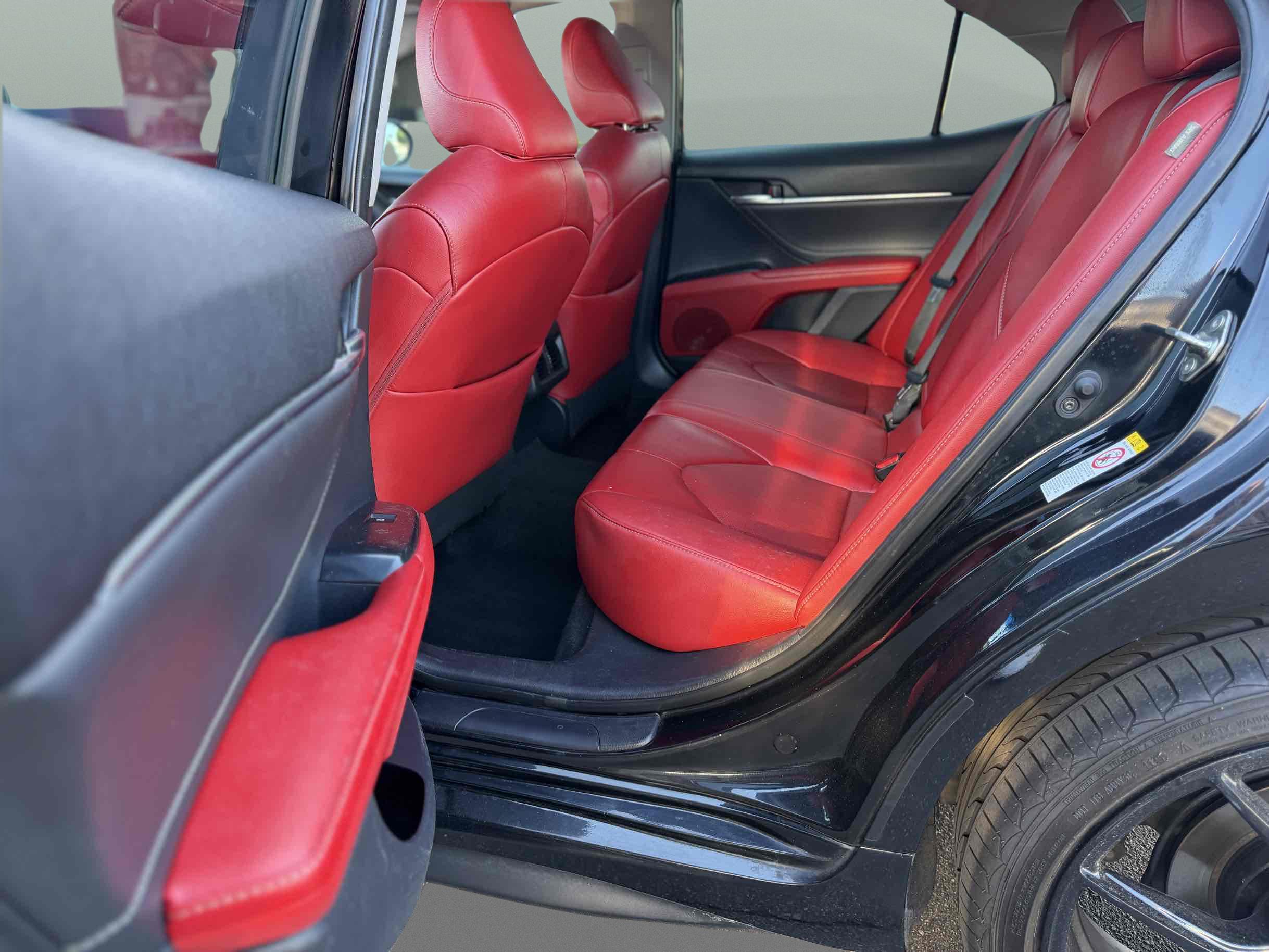 Toyota Camry photo 11