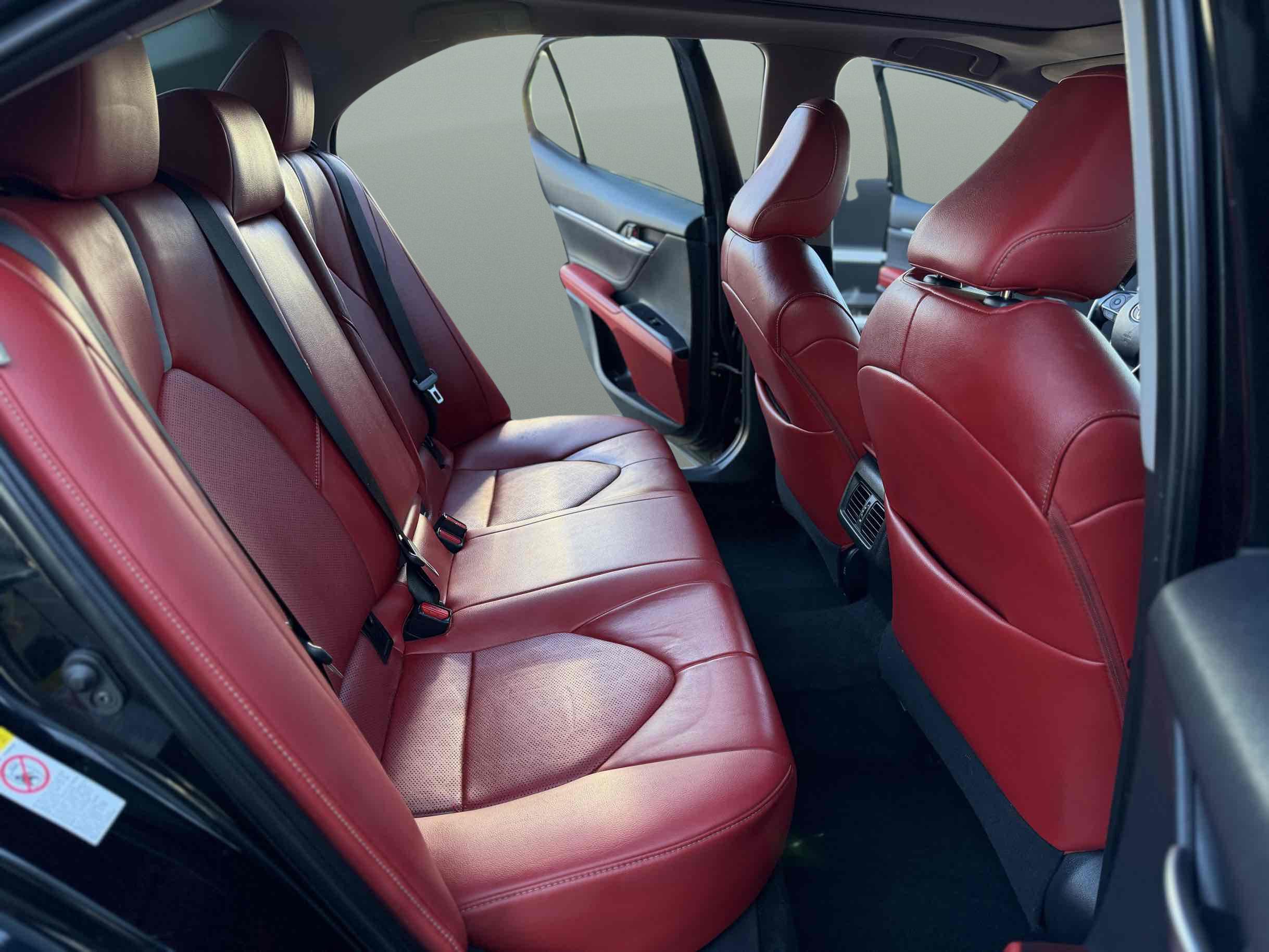 Toyota Camry photo 13