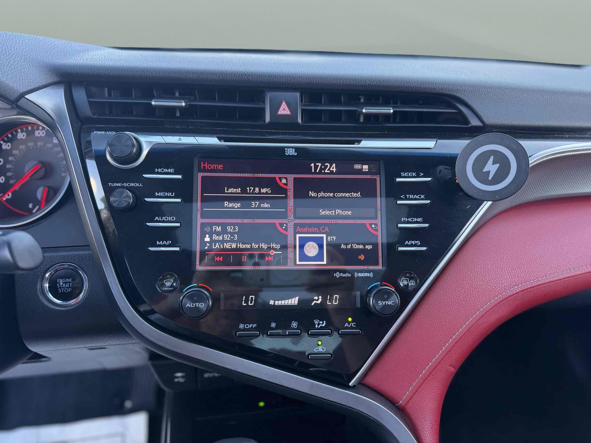 Toyota Camry photo 17