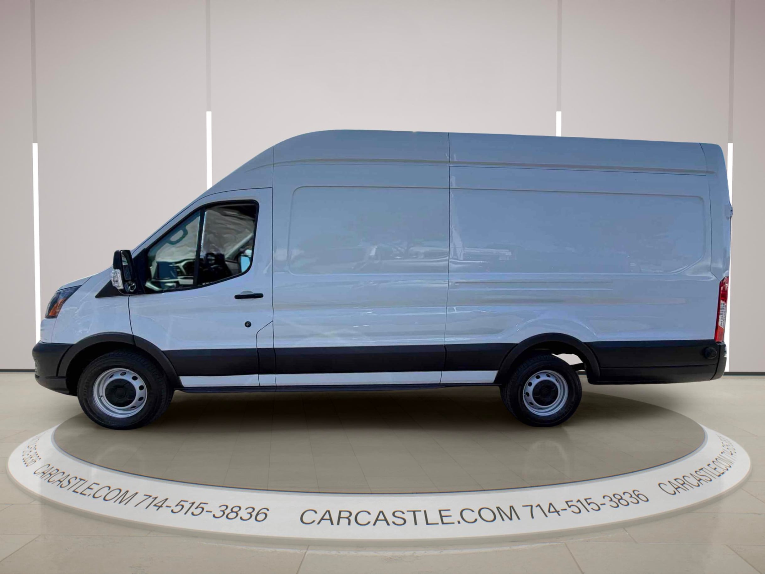 Ford Transit photo 2