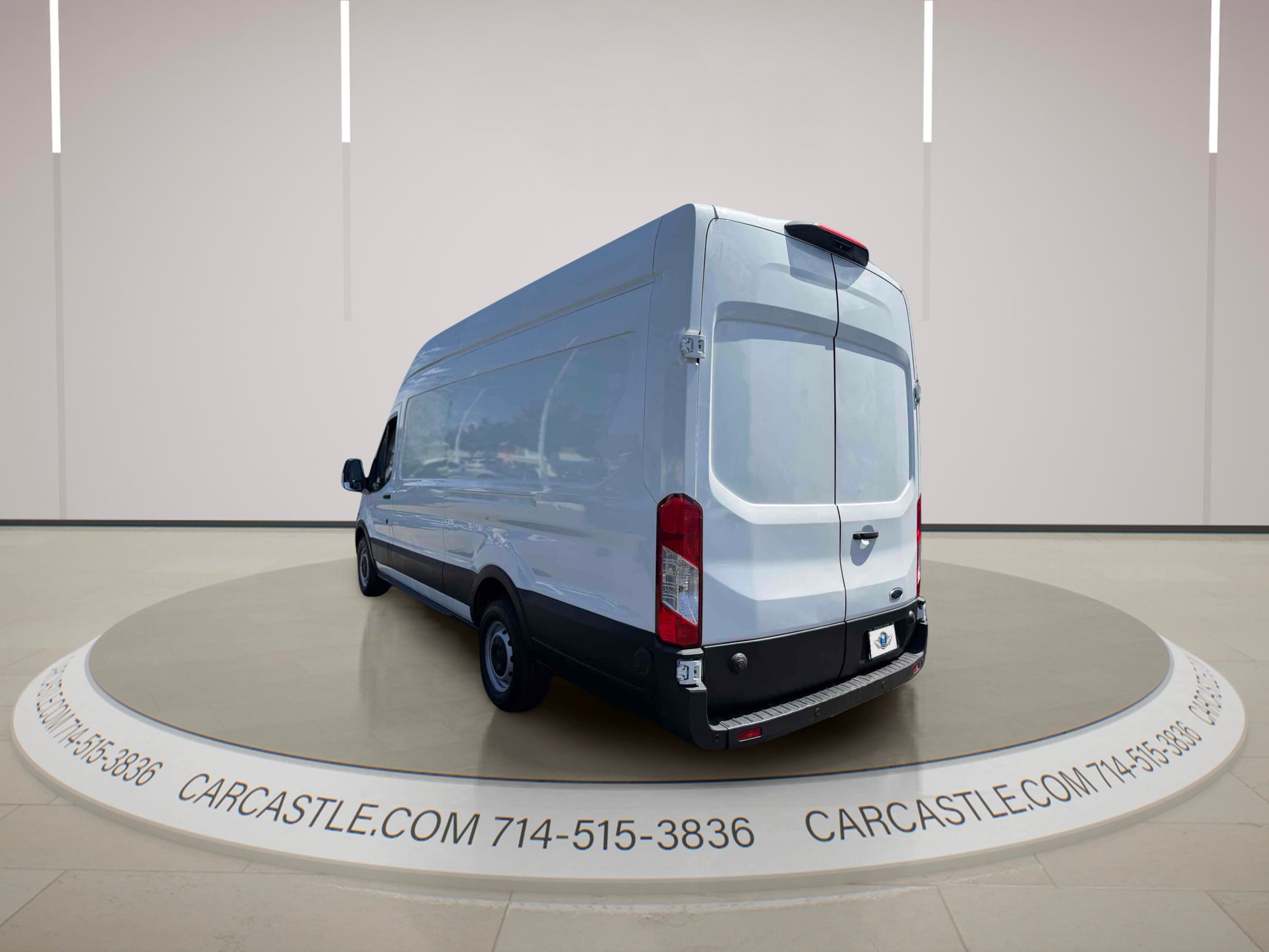 Ford Transit photo 3