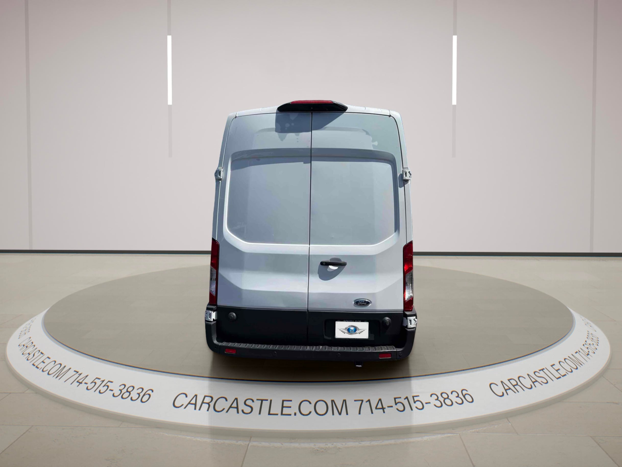 Ford Transit photo 4