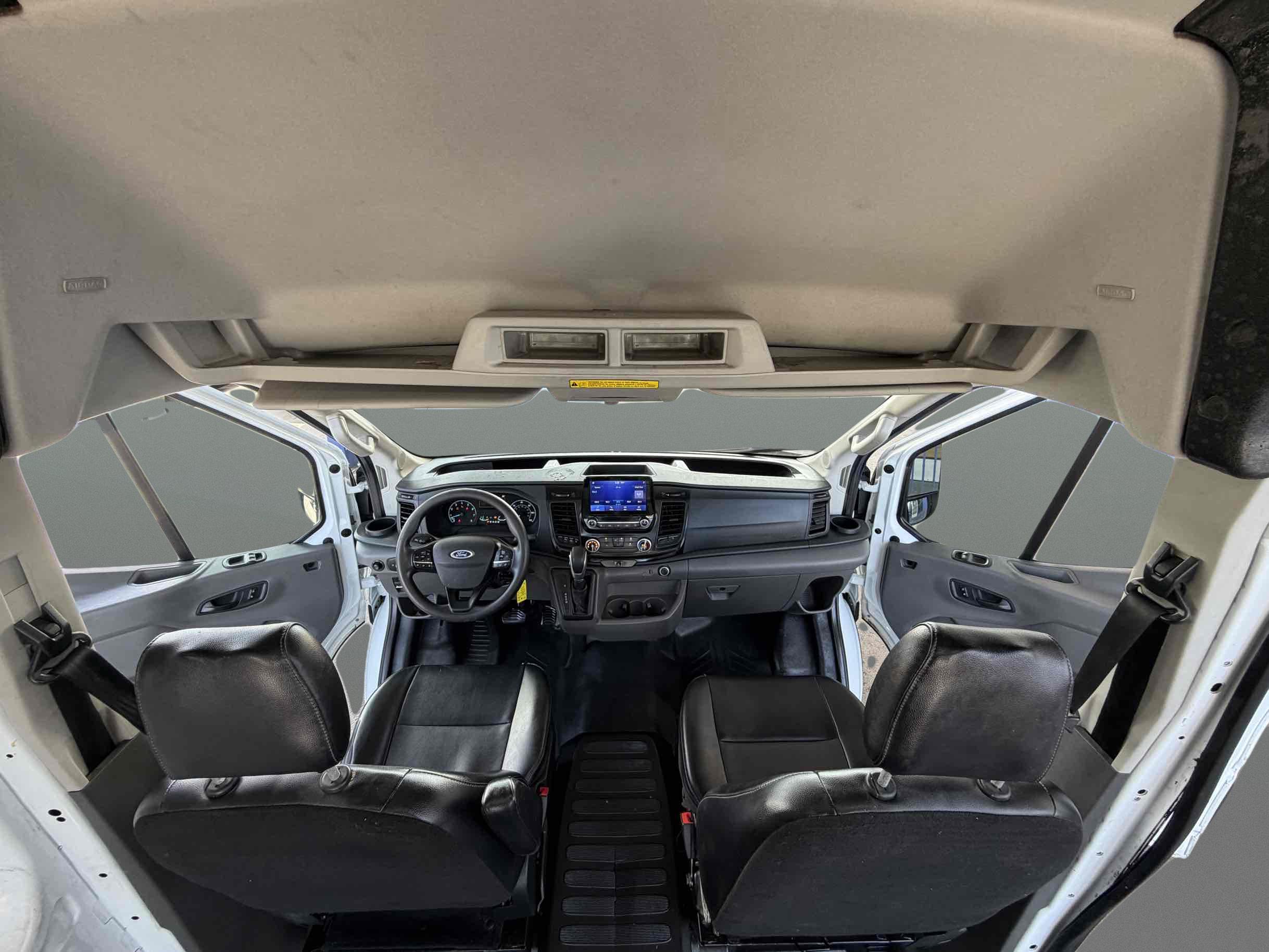 Ford Transit photo 15