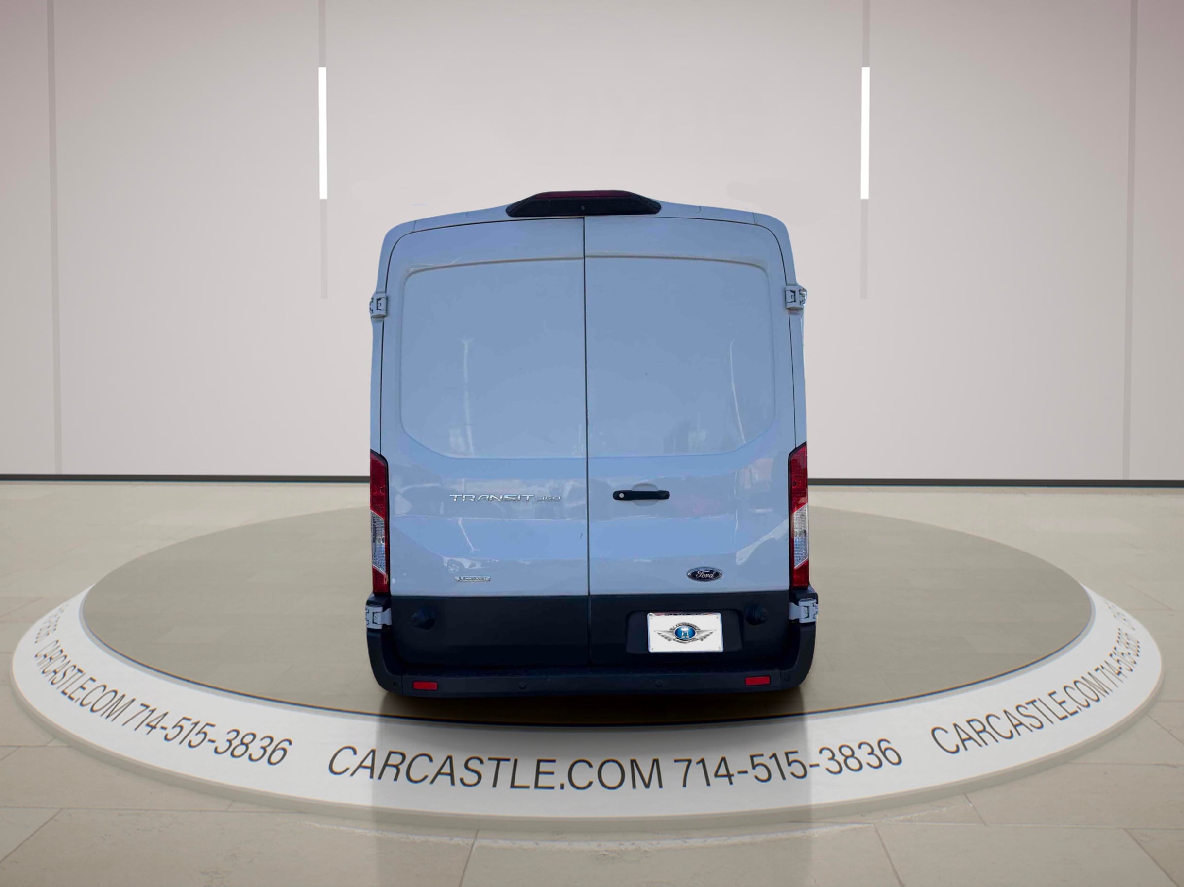Ford Transit photo 4
